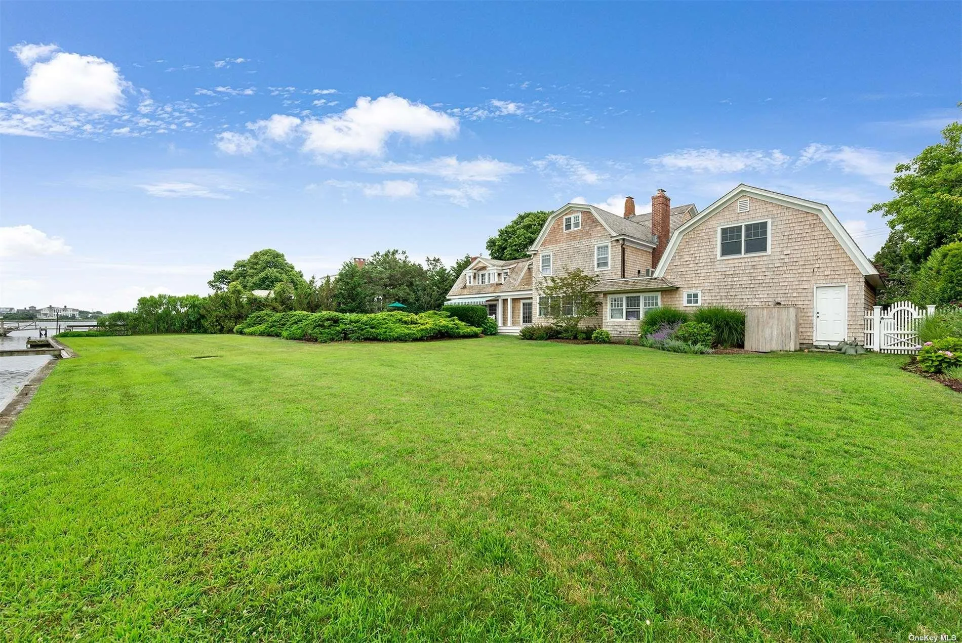 Expansive Lawn Expansive Lawn