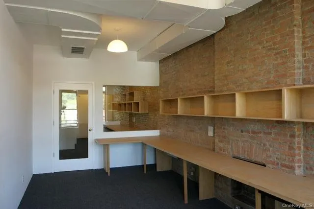 Plenty of storage space Plenty of storage space