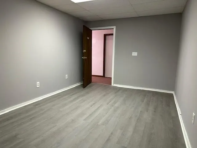 Unfurnished office Unfurnished office