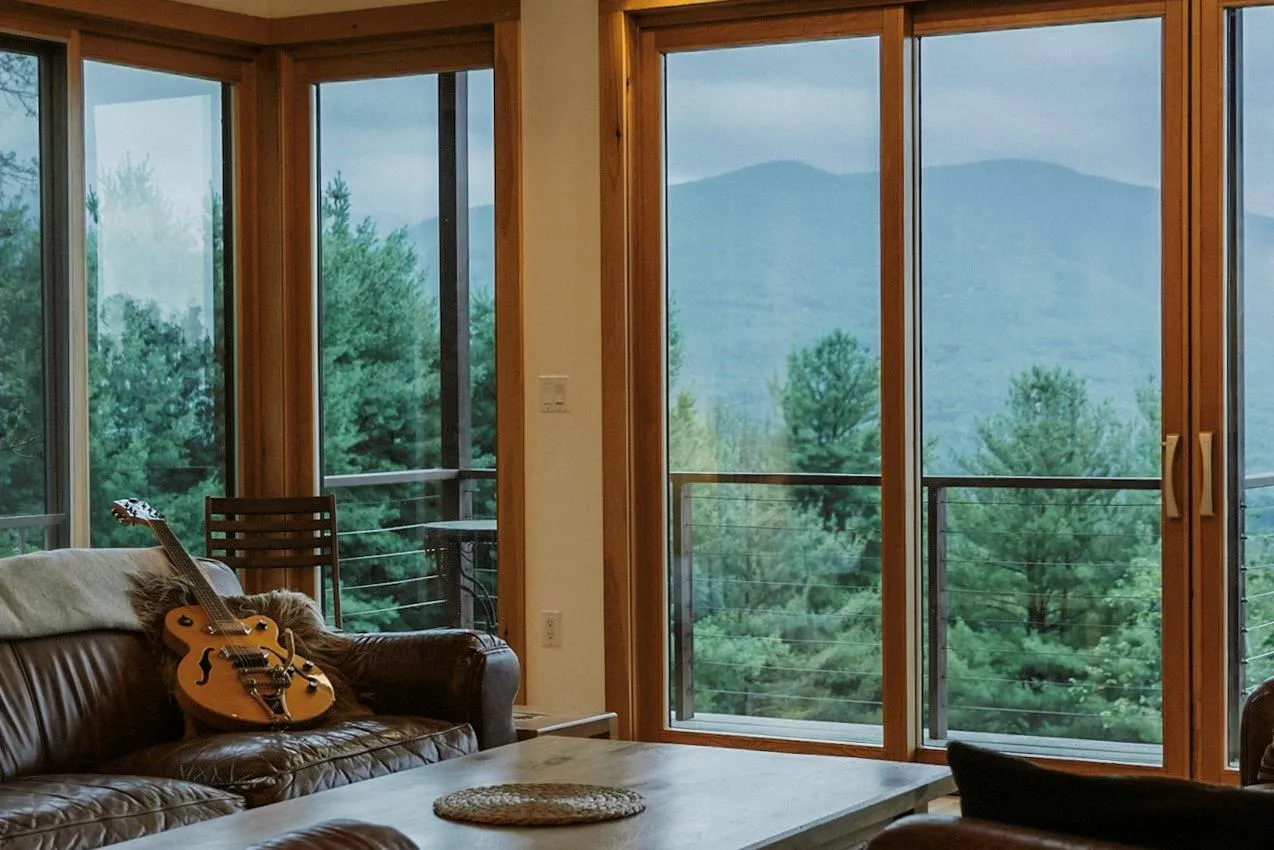 Entryway with a mountain view Entryway with a mountain view