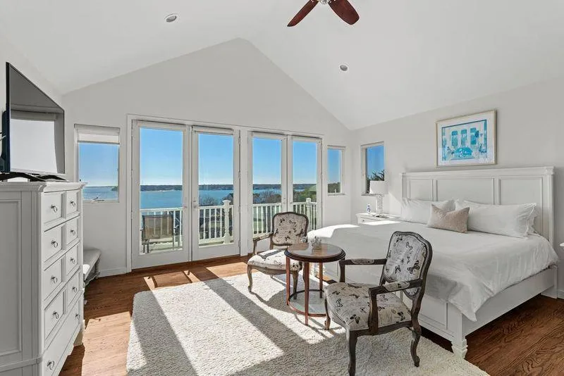 Private owners Suite with breathtaking Bay Views Private owners Suite with breathtaking Bay Views