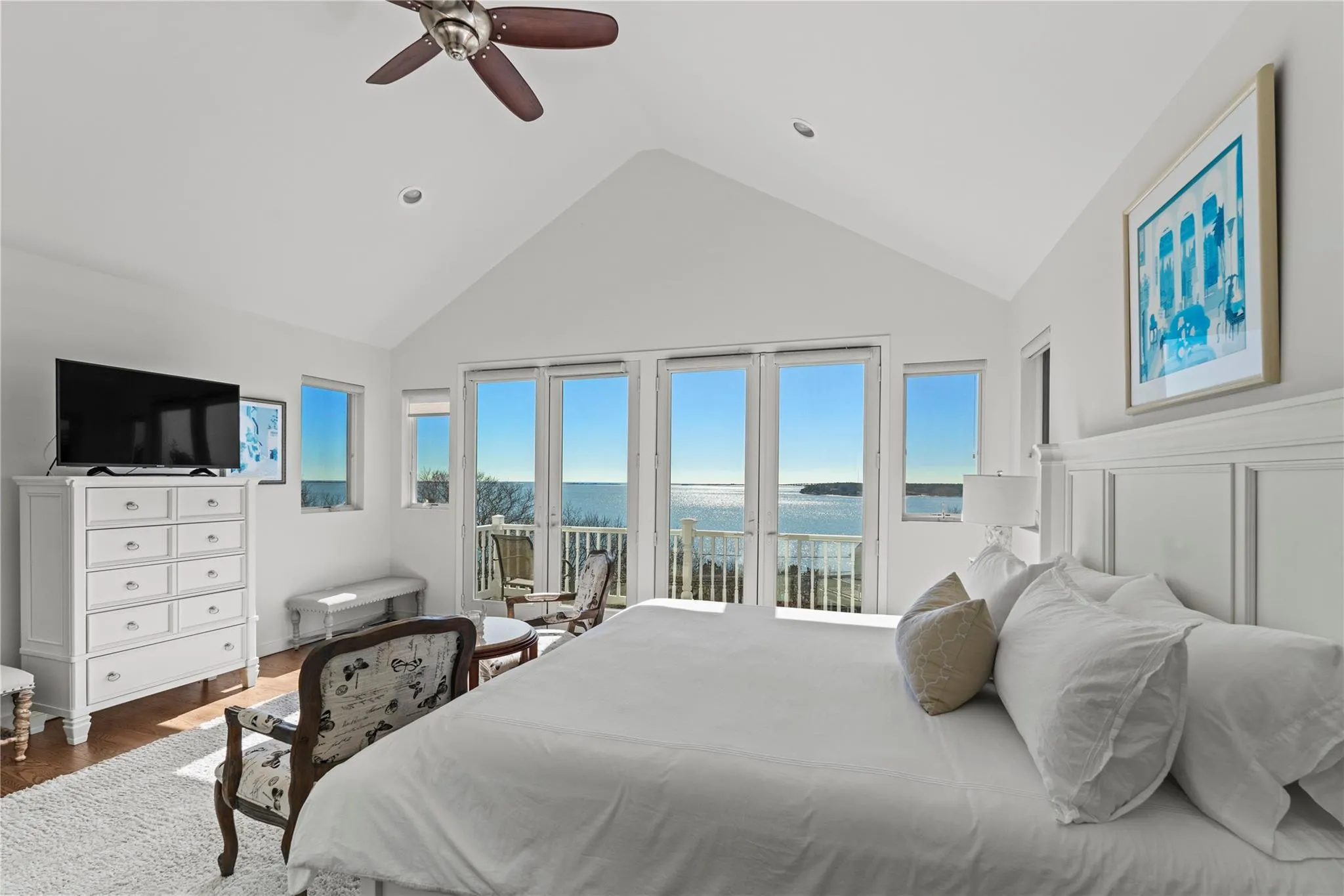 Owners Suite includes daily morning easterly sunrise views! Owners Suite includes daily morning easterly sunrise views!