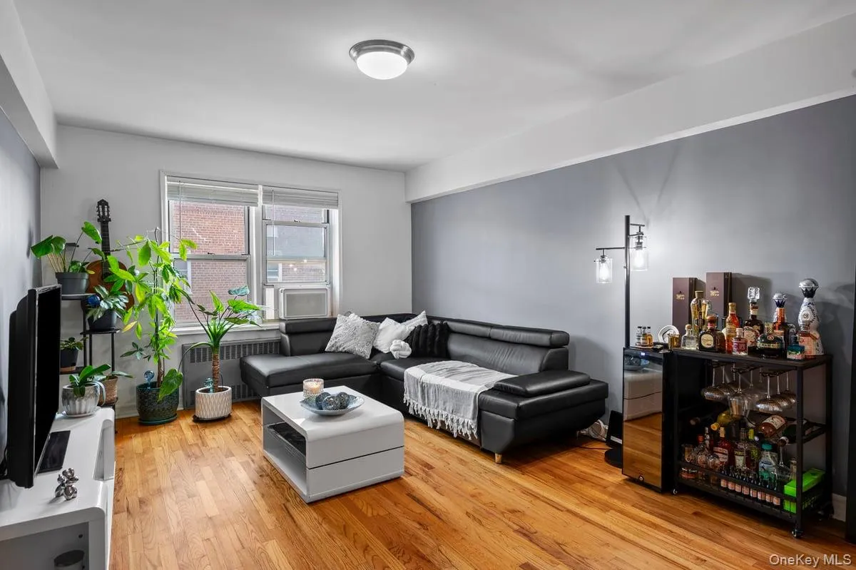 60 Locust Avenue, New Rochelle, NY, 2 Bedrooms Bedrooms, 4 Rooms Rooms,1 BathroomBathrooms,Residential,For Rent,Locust,0,831343 60 Locust Avenue, New Rochelle, NY, 2 Bedrooms Bedrooms, 4 Rooms Rooms,1 BathroomBathrooms,Residential,For Rent,Locust,0,831343