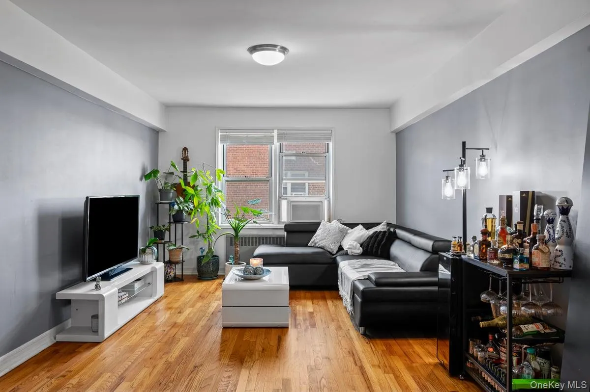 60 Locust Avenue, New Rochelle, NY, 2 Bedrooms Bedrooms, 4 Rooms Rooms,1 BathroomBathrooms,Residential,For Rent,Locust,0,831343 60 Locust Avenue, New Rochelle, NY, 2 Bedrooms Bedrooms, 4 Rooms Rooms,1 BathroomBathrooms,Residential,For Rent,Locust,0,831343