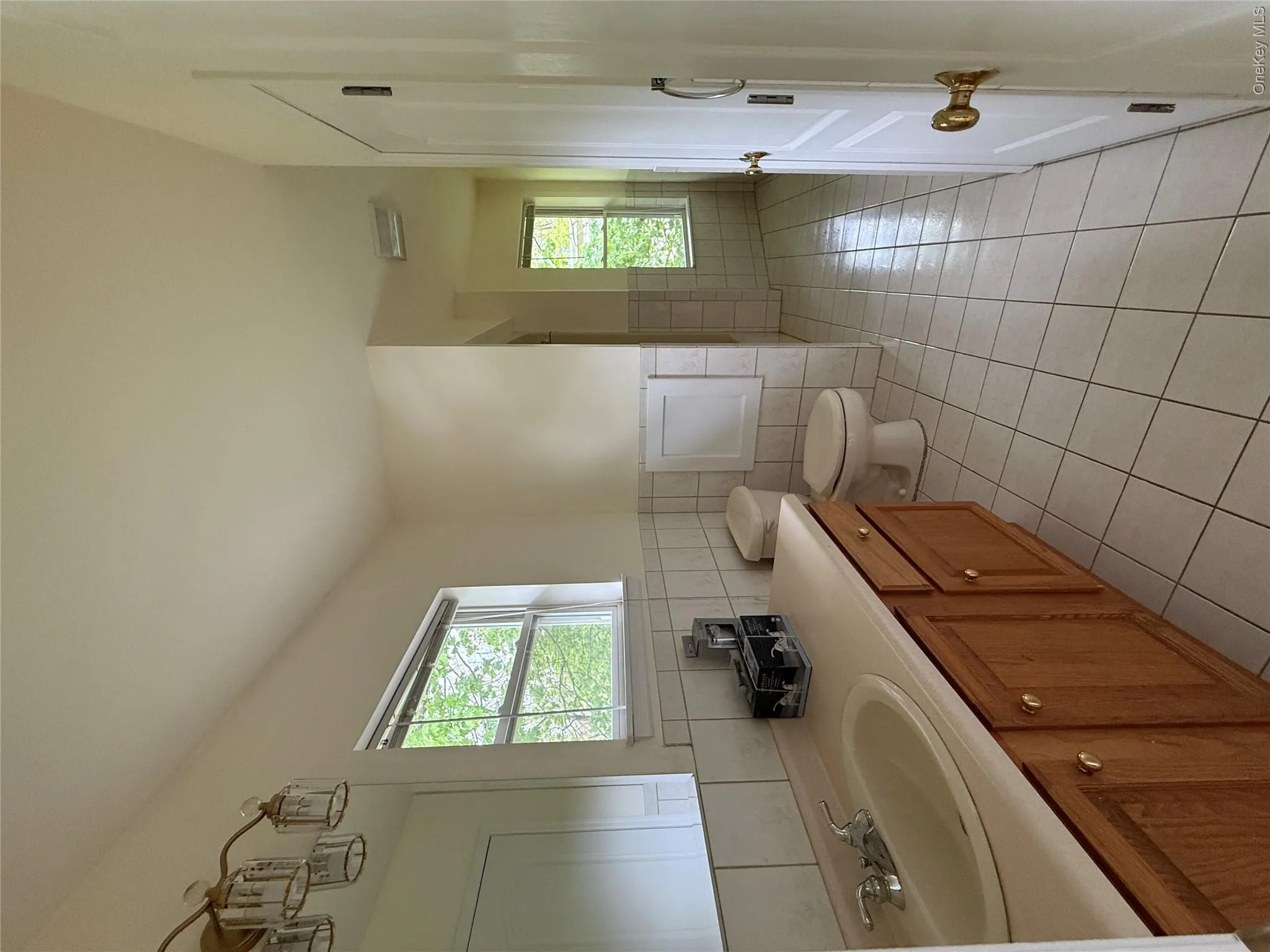 upstairs full bath upstairs full bath