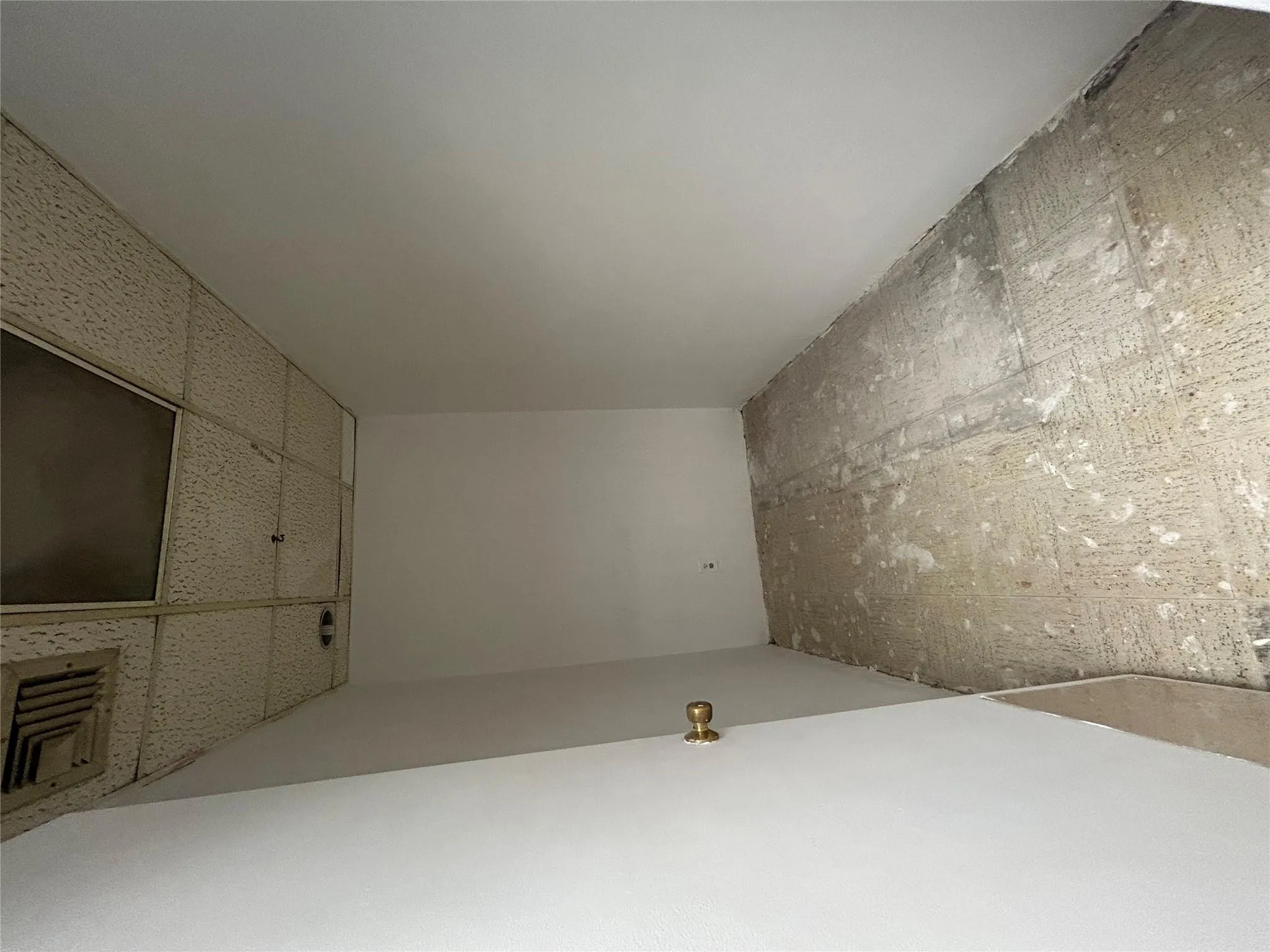 Small Examine Room/Back room/Office 2 Small Examine Room/Back room/Office 2