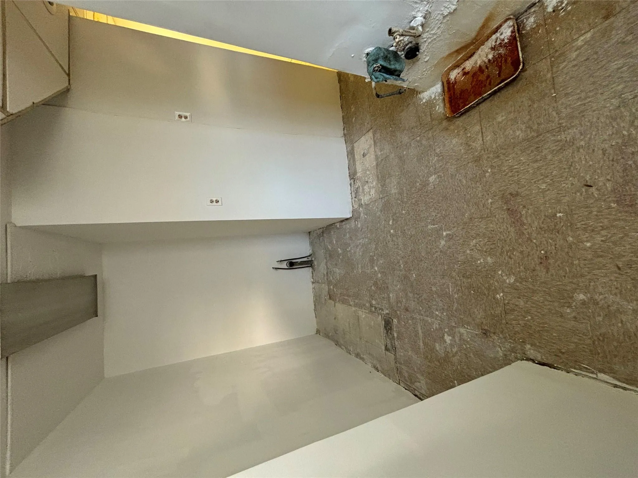 Open storage area in rear Open storage area in rear