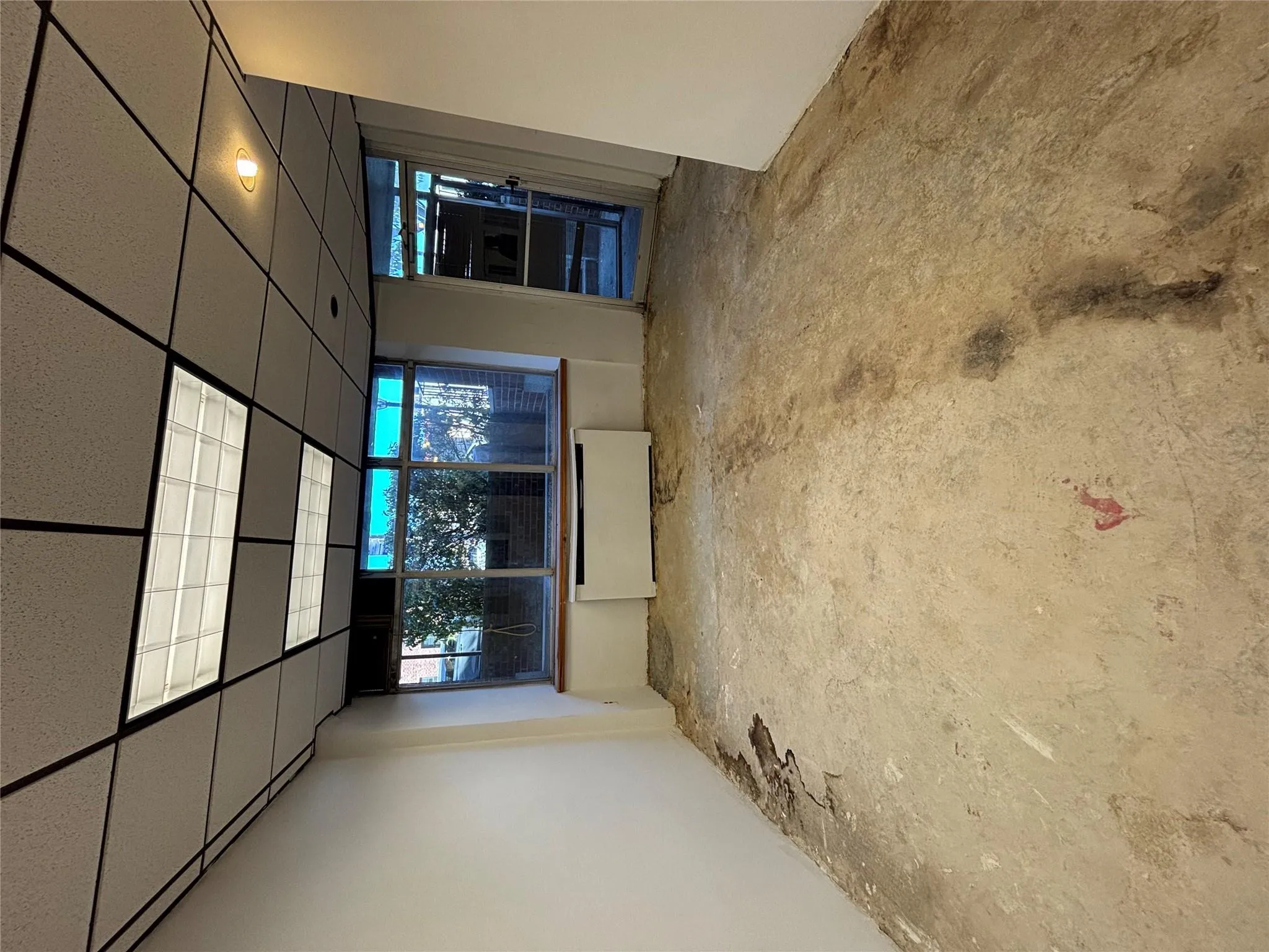 Reverse view from reception window Reverse view from reception window