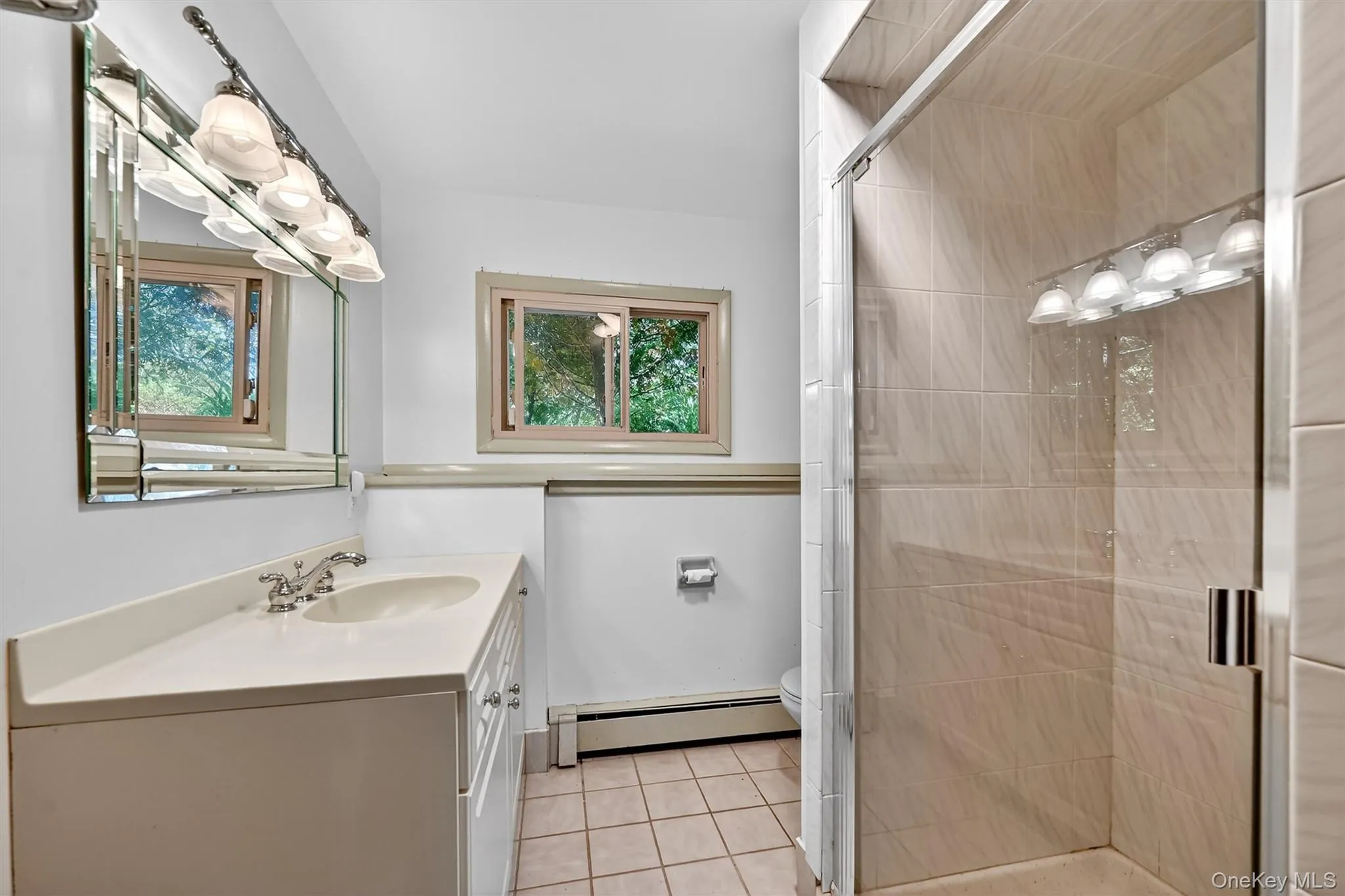Full bathroom Full bathroom