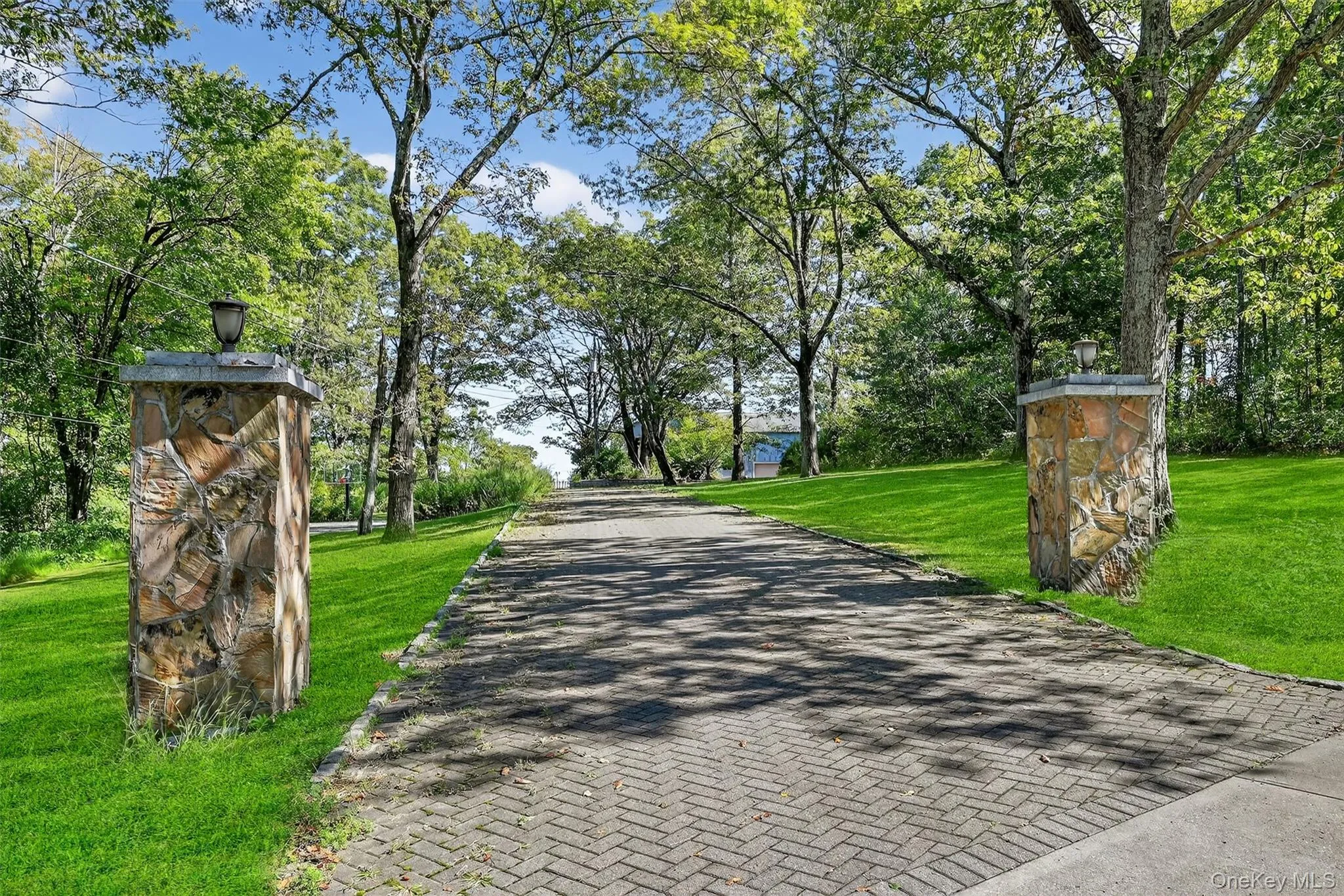 Driveway Entry Driveway Entry