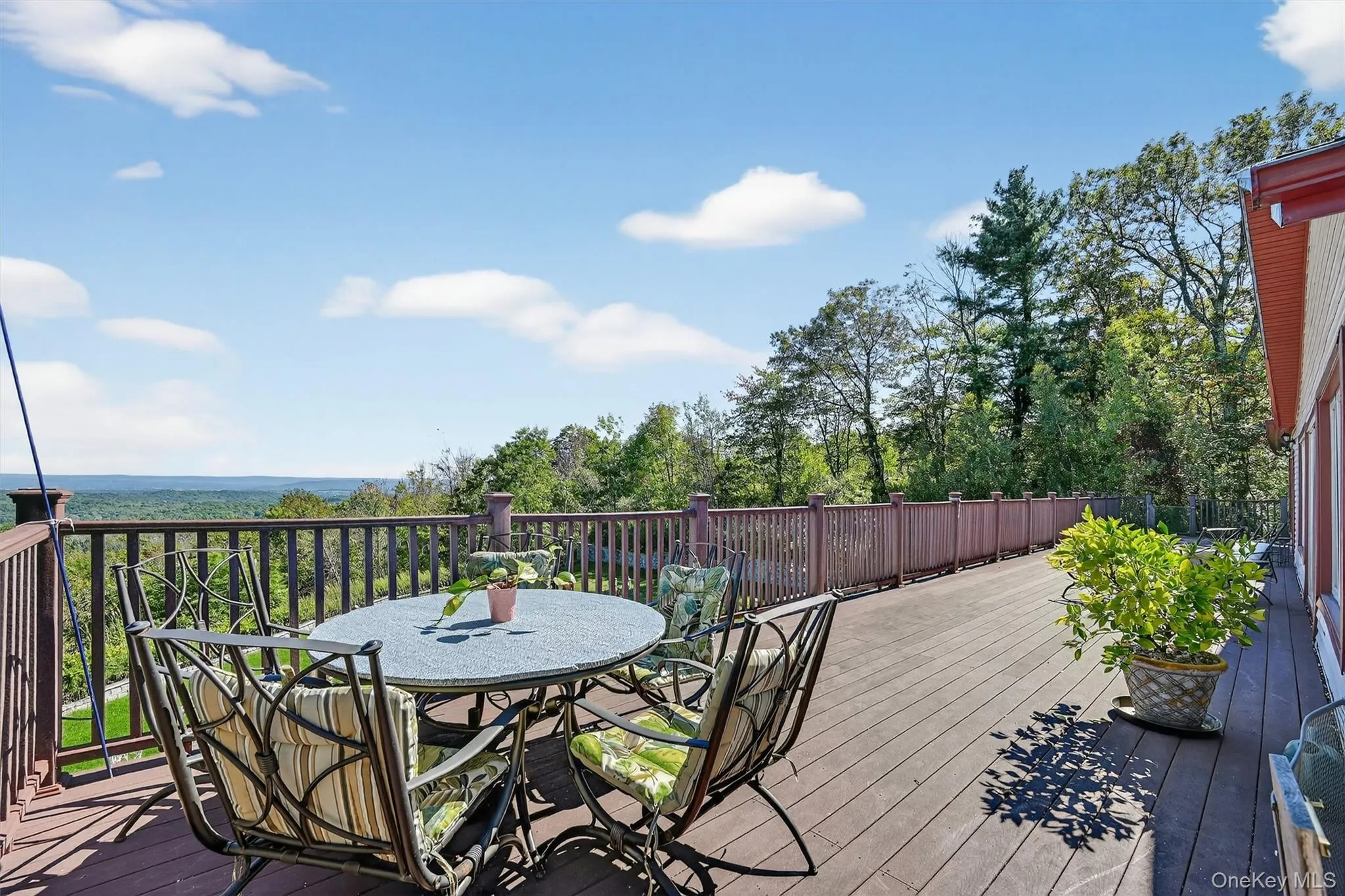 Upper level wrap-around deck with spectacular views. Upper level wrap-around deck with spectacular views.