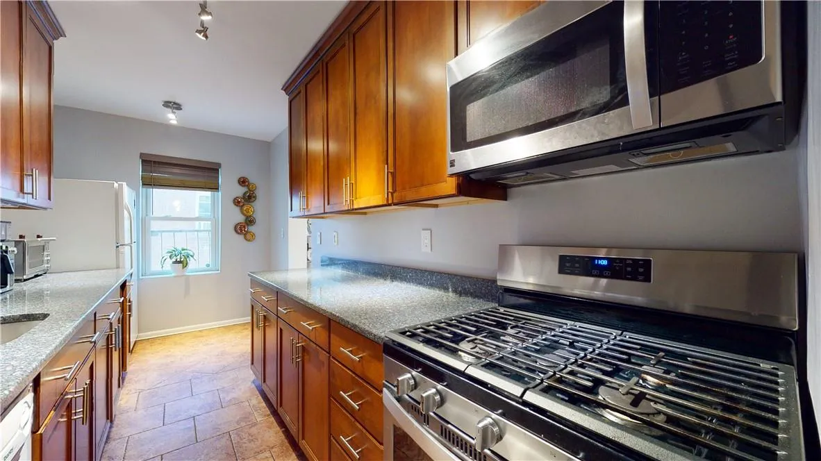 42 Barker Avenue, White Plains, NY, 2 Bedrooms Bedrooms, 5 Rooms Rooms,1 BathroomBathrooms,Residential Lease,Idx,Barker,0,832554 42 Barker Avenue, White Plains, NY, 2 Bedrooms Bedrooms, 5 Rooms Rooms,1 BathroomBathrooms,Residential Lease,Idx,Barker,0,832554