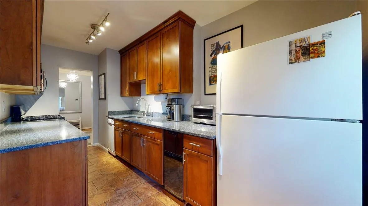 42 Barker Avenue, White Plains, NY, 2 Bedrooms Bedrooms, 5 Rooms Rooms,1 BathroomBathrooms,Residential Lease,Idx,Barker,0,832554 42 Barker Avenue, White Plains, NY, 2 Bedrooms Bedrooms, 5 Rooms Rooms,1 BathroomBathrooms,Residential Lease,Idx,Barker,0,832554