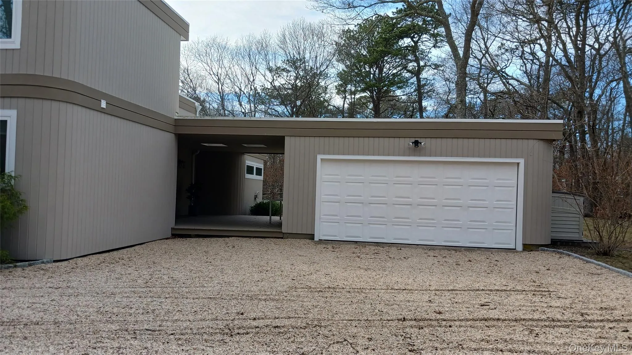 Breezeway Garage to front door Breezeway Garage to front door
