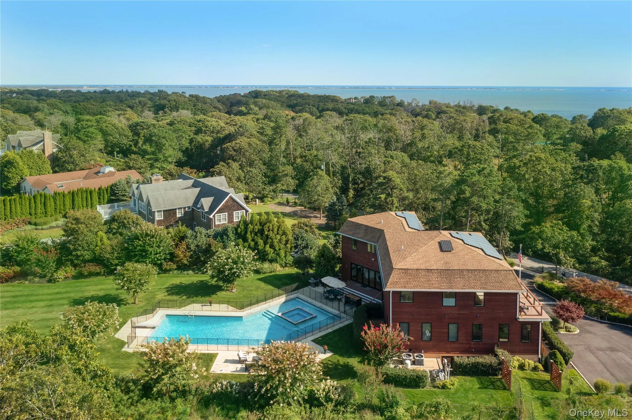 Ideal for hosting unforgettable gatherings Ideal for hosting unforgettable gatherings