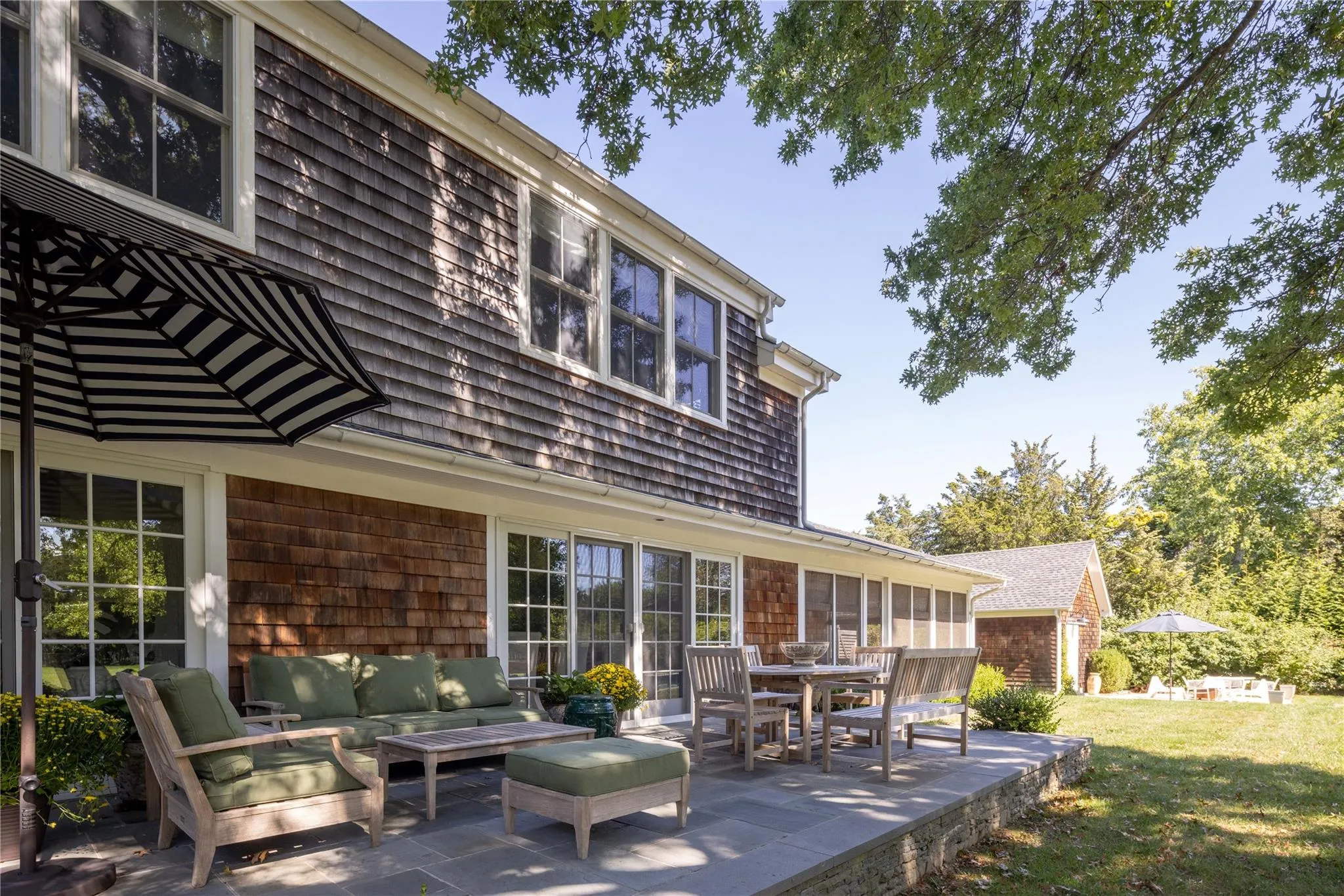 View of patio / terrace featuring outdoor lounge area View of patio / terrace featuring outdoor lounge area
