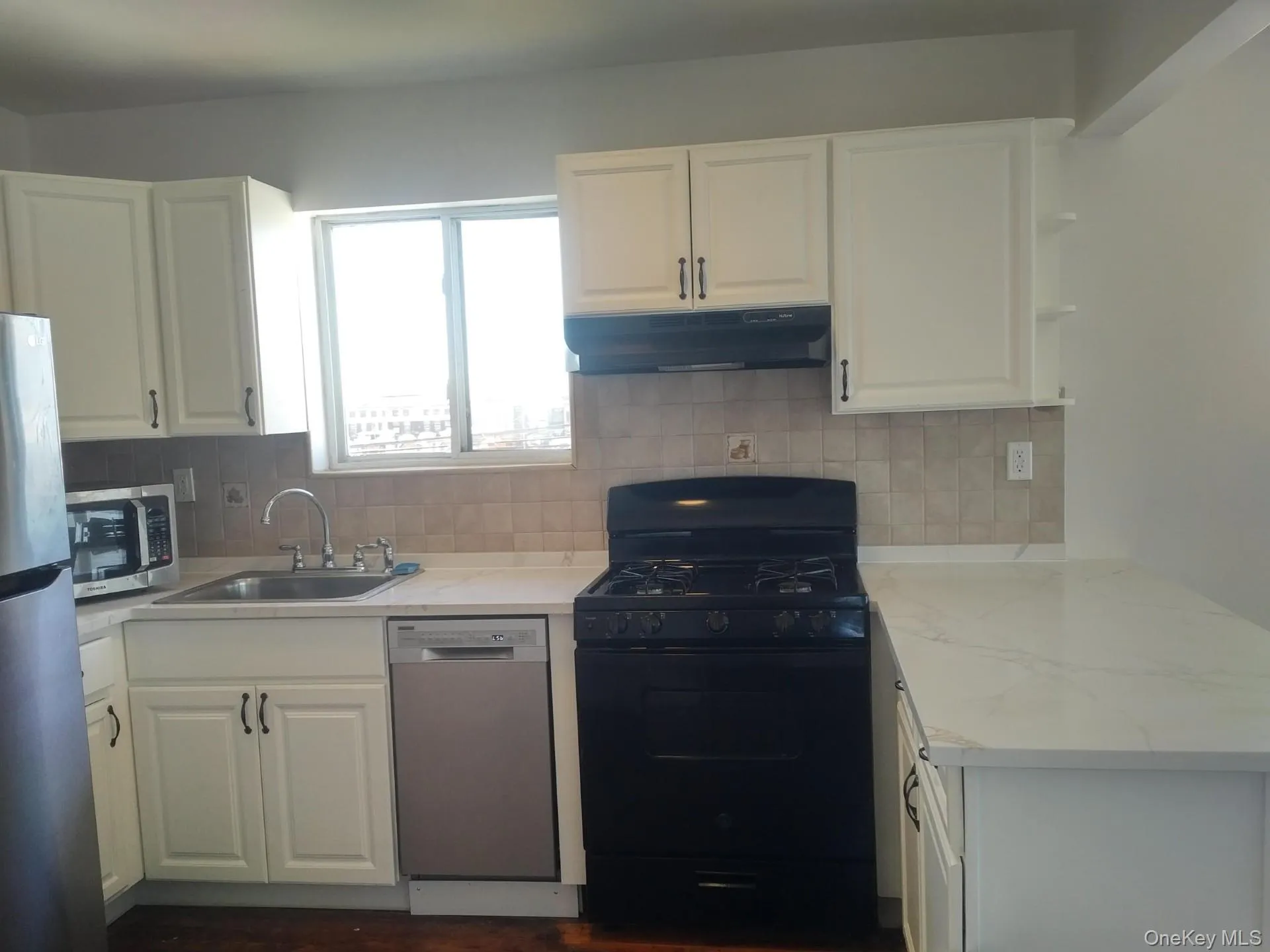 680 Wortman Avenue, New York, NY, 3 Bedrooms Bedrooms, 6 Rooms Rooms,1 BathroomBathrooms,Residential Lease,For Rent,Wortman,0,834323 680 Wortman Avenue, New York, NY, 3 Bedrooms Bedrooms, 6 Rooms Rooms,1 BathroomBathrooms,Residential Lease,For Rent,Wortman,0,834323