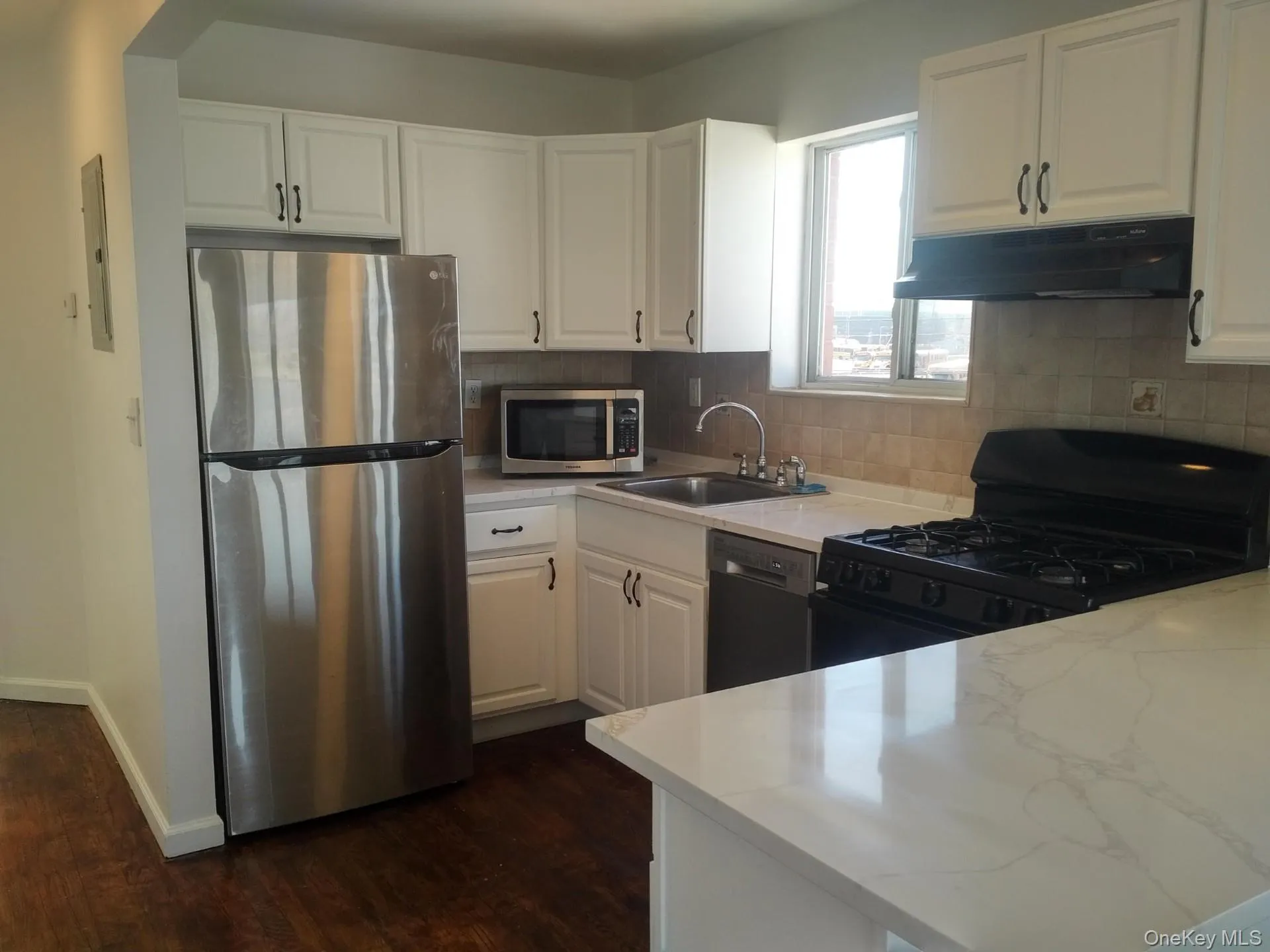 680 Wortman Avenue, New York, NY, 3 Bedrooms Bedrooms, 6 Rooms Rooms,1 BathroomBathrooms,Residential Lease,For Rent,Wortman,0,834323 680 Wortman Avenue, New York, NY, 3 Bedrooms Bedrooms, 6 Rooms Rooms,1 BathroomBathrooms,Residential Lease,For Rent,Wortman,0,834323