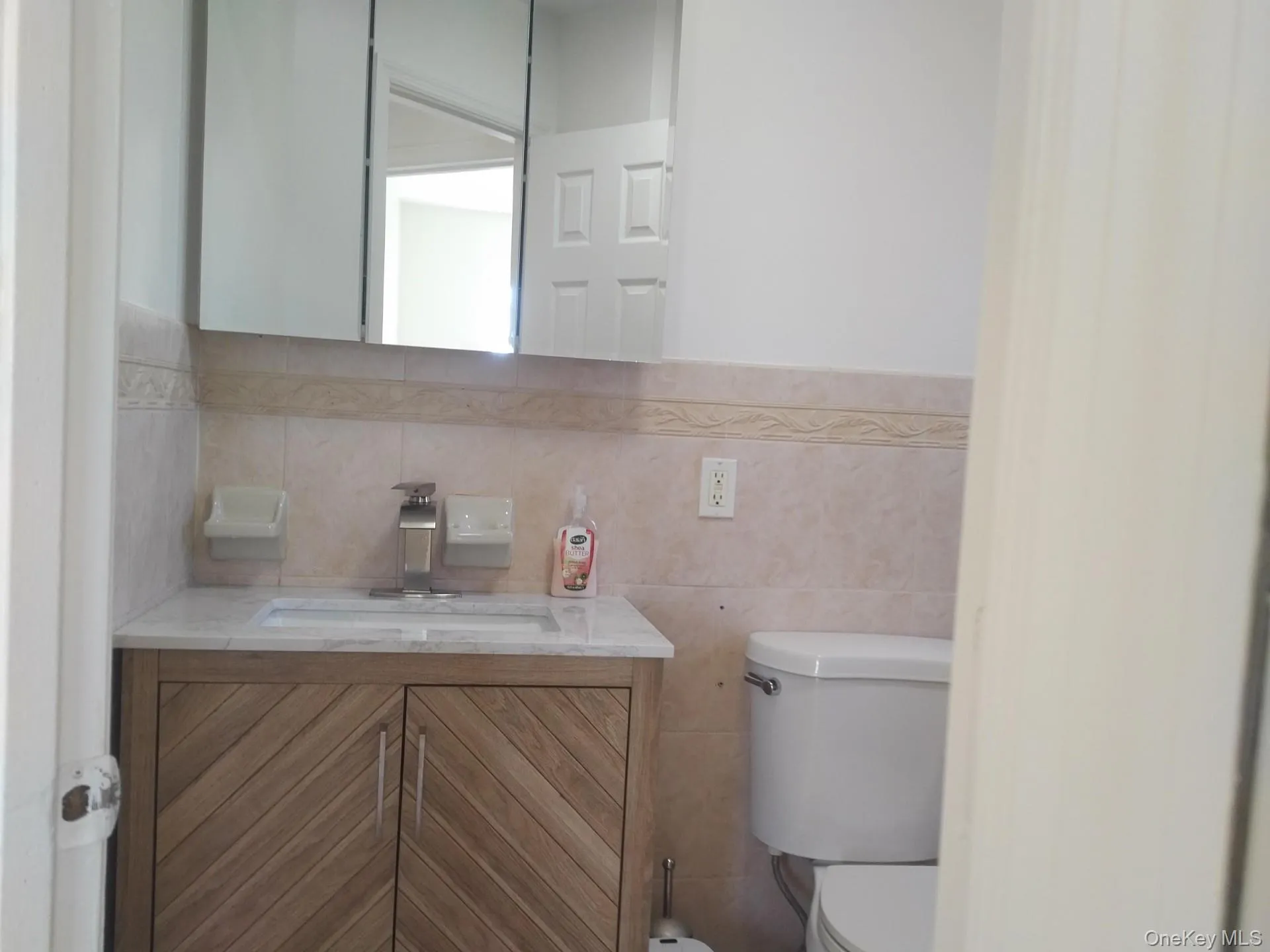 680 Wortman Avenue, New York, NY, 3 Bedrooms Bedrooms, 6 Rooms Rooms,1 BathroomBathrooms,Residential Lease,For Rent,Wortman,0,834323 680 Wortman Avenue, New York, NY, 3 Bedrooms Bedrooms, 6 Rooms Rooms,1 BathroomBathrooms,Residential Lease,For Rent,Wortman,0,834323