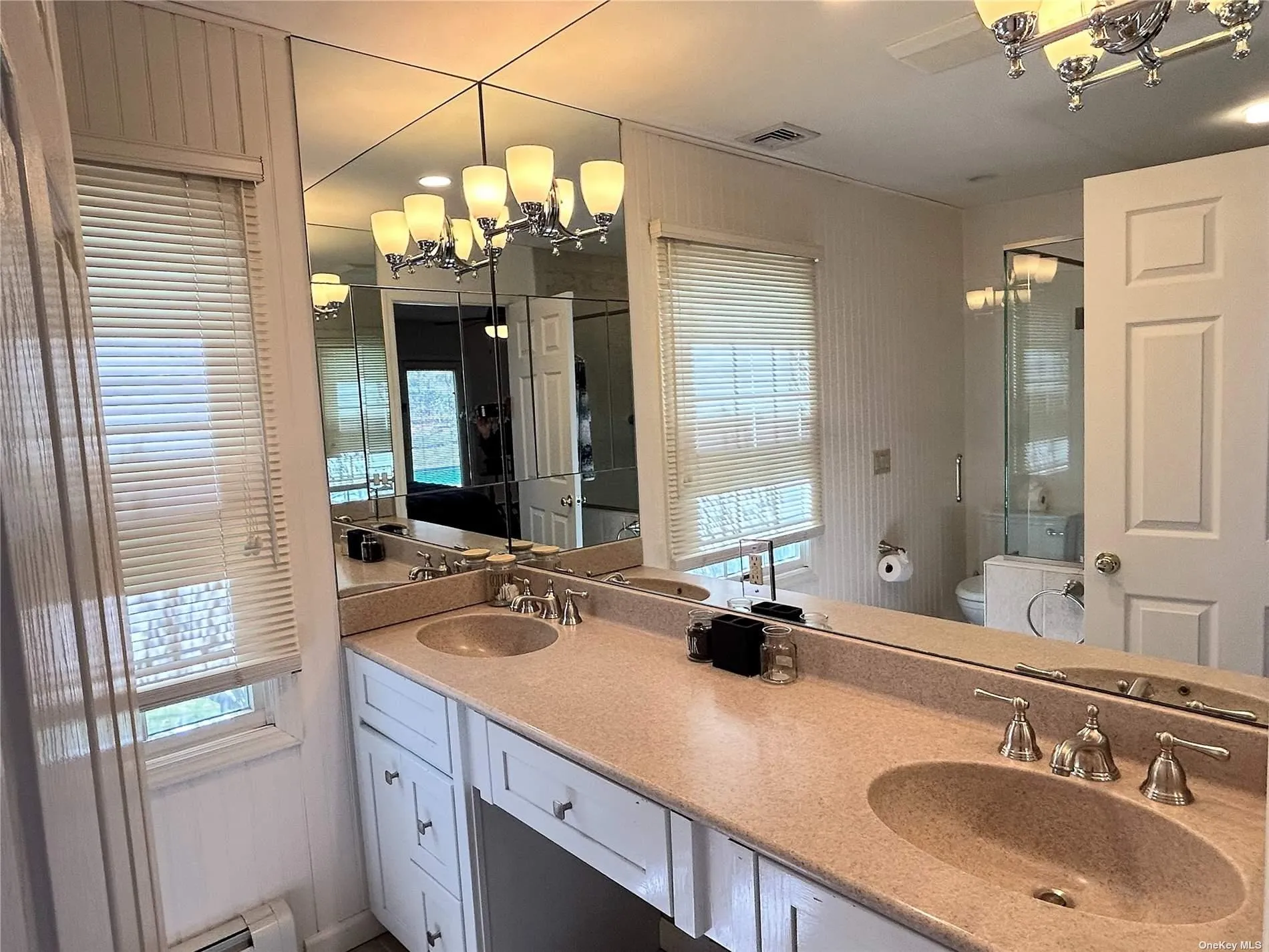 En-suite Bathroom En-suite Bathroom