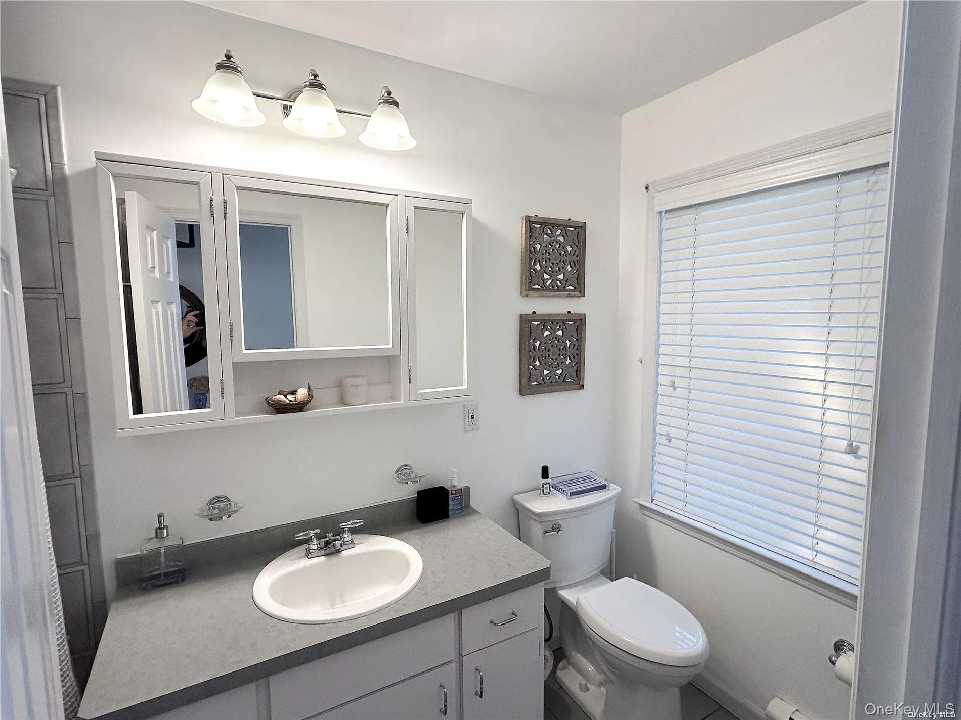 Full Bathroom Full Bathroom