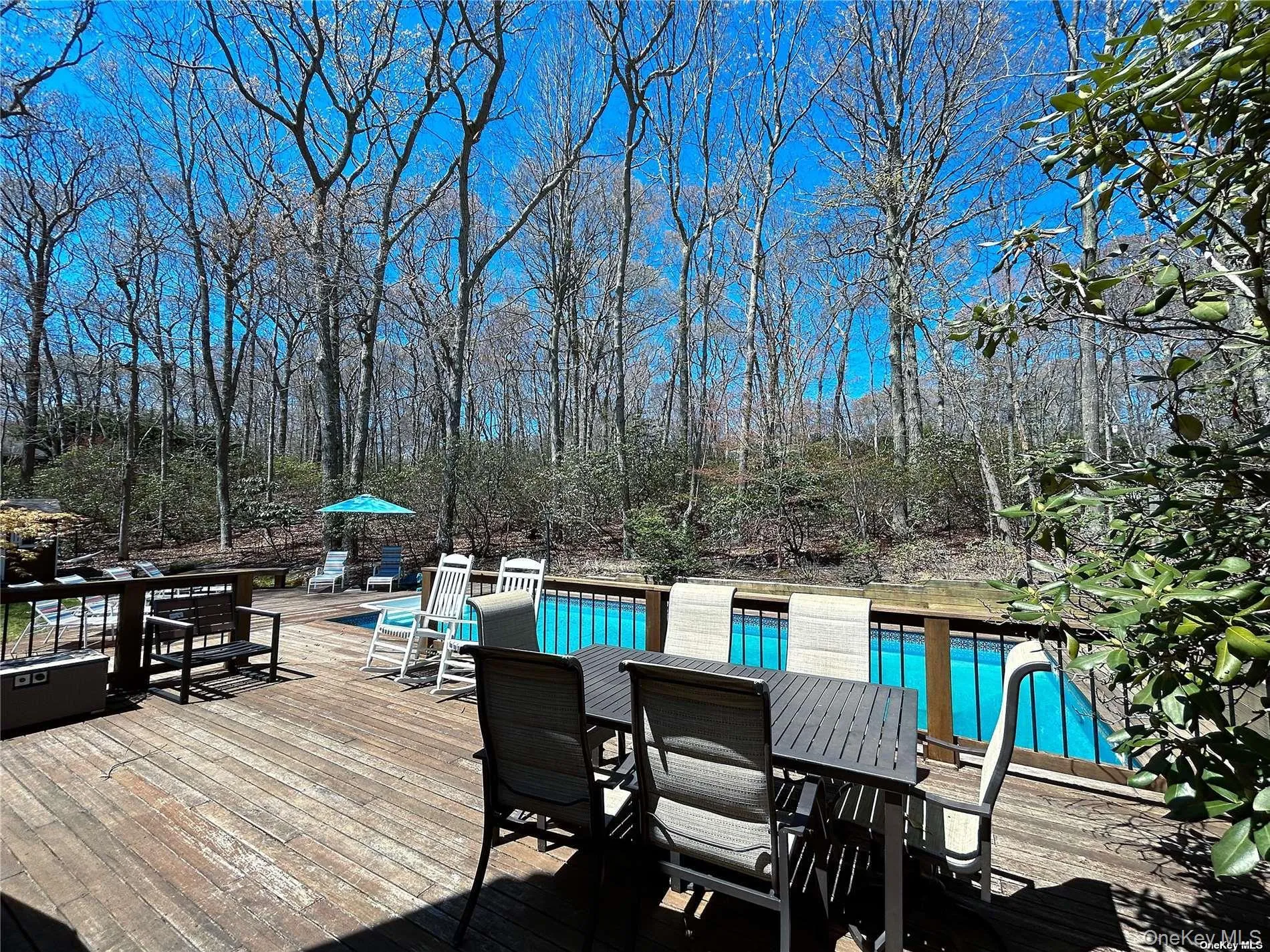 Outdoor dining on the deck Outdoor dining on the deck