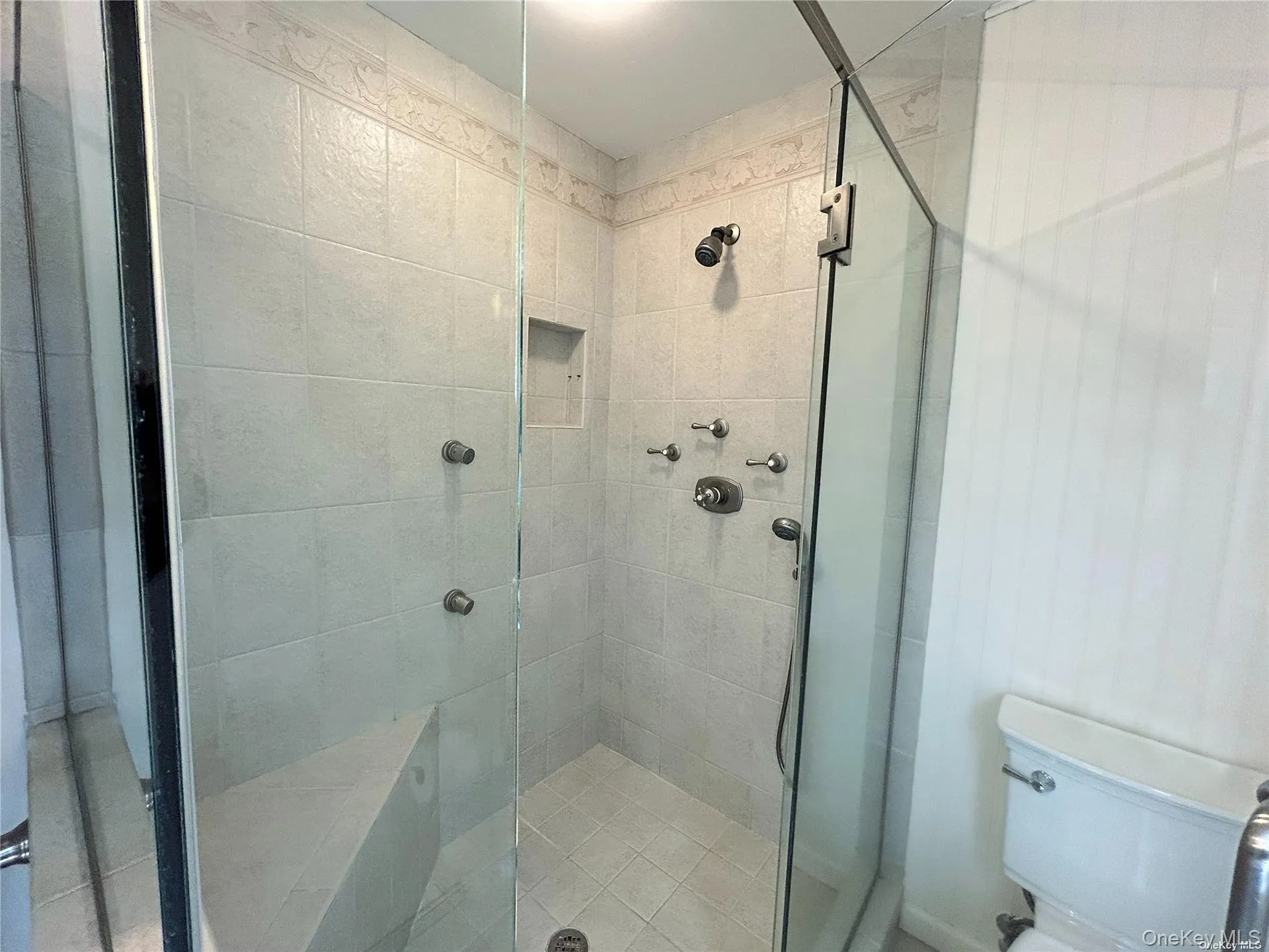 En-suite Bathroom En-suite Bathroom