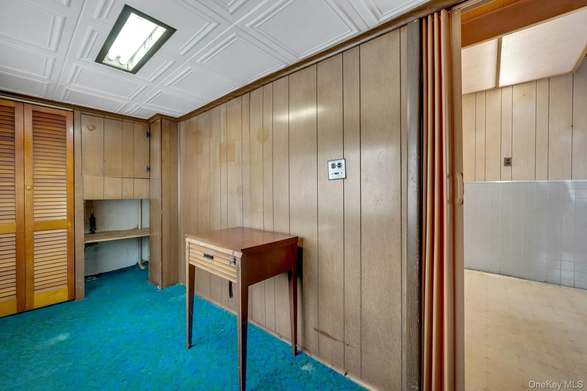 Den/Office/Porch with Built-ins Den/Office/Porch with Built-ins