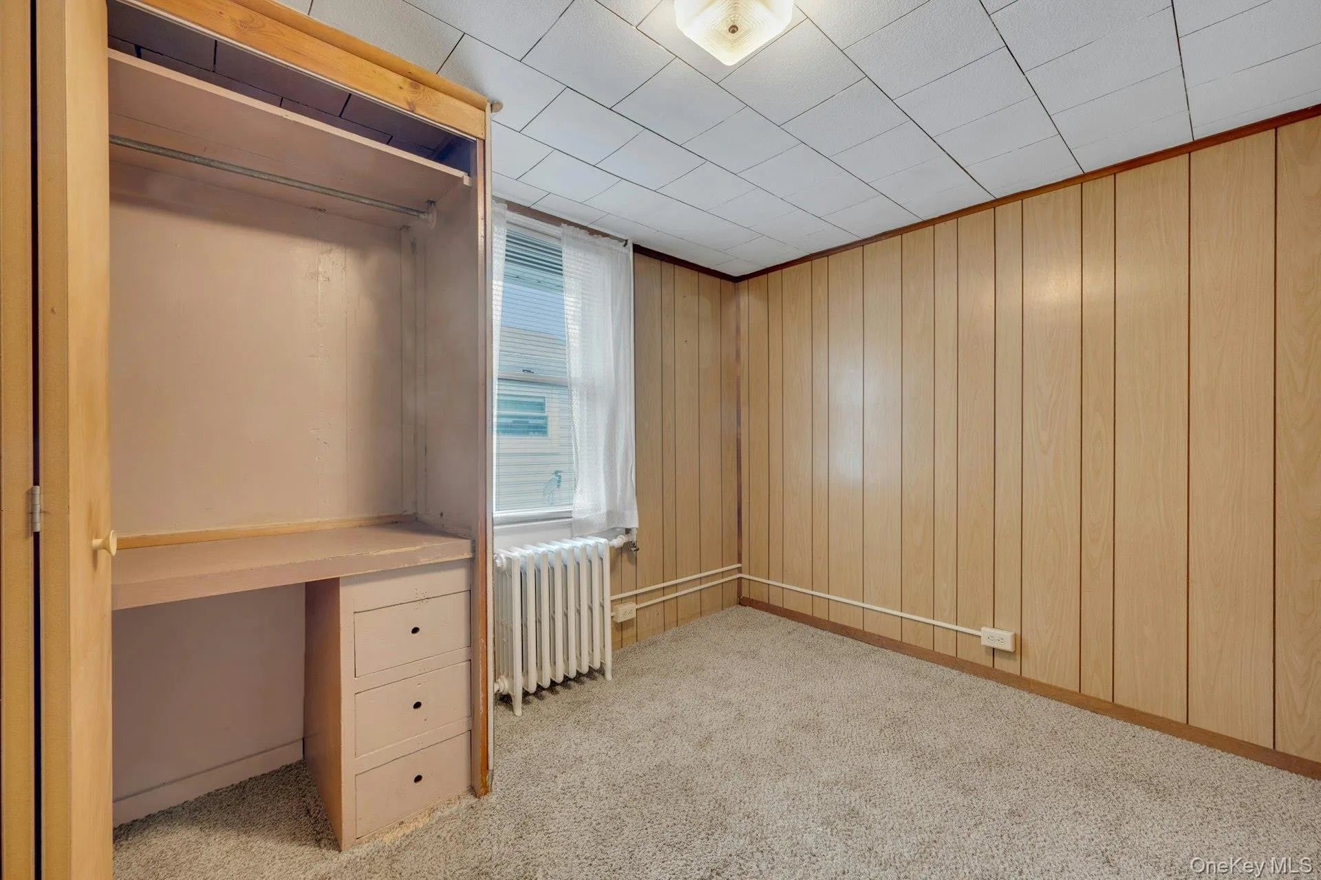 2nd BR w/Built-ins 2nd BR w/Built-ins