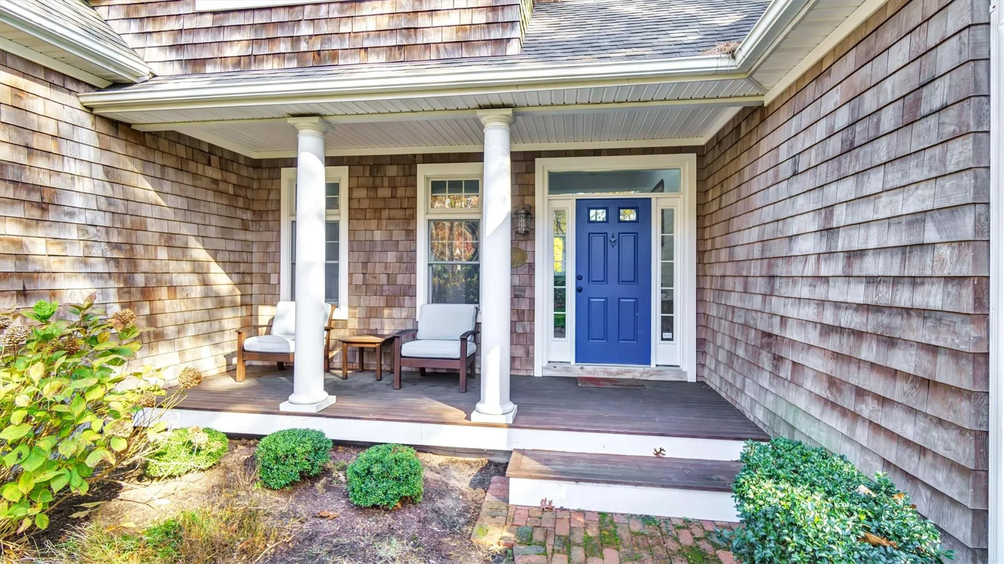 Property entrance with a porch Property entrance with a porch