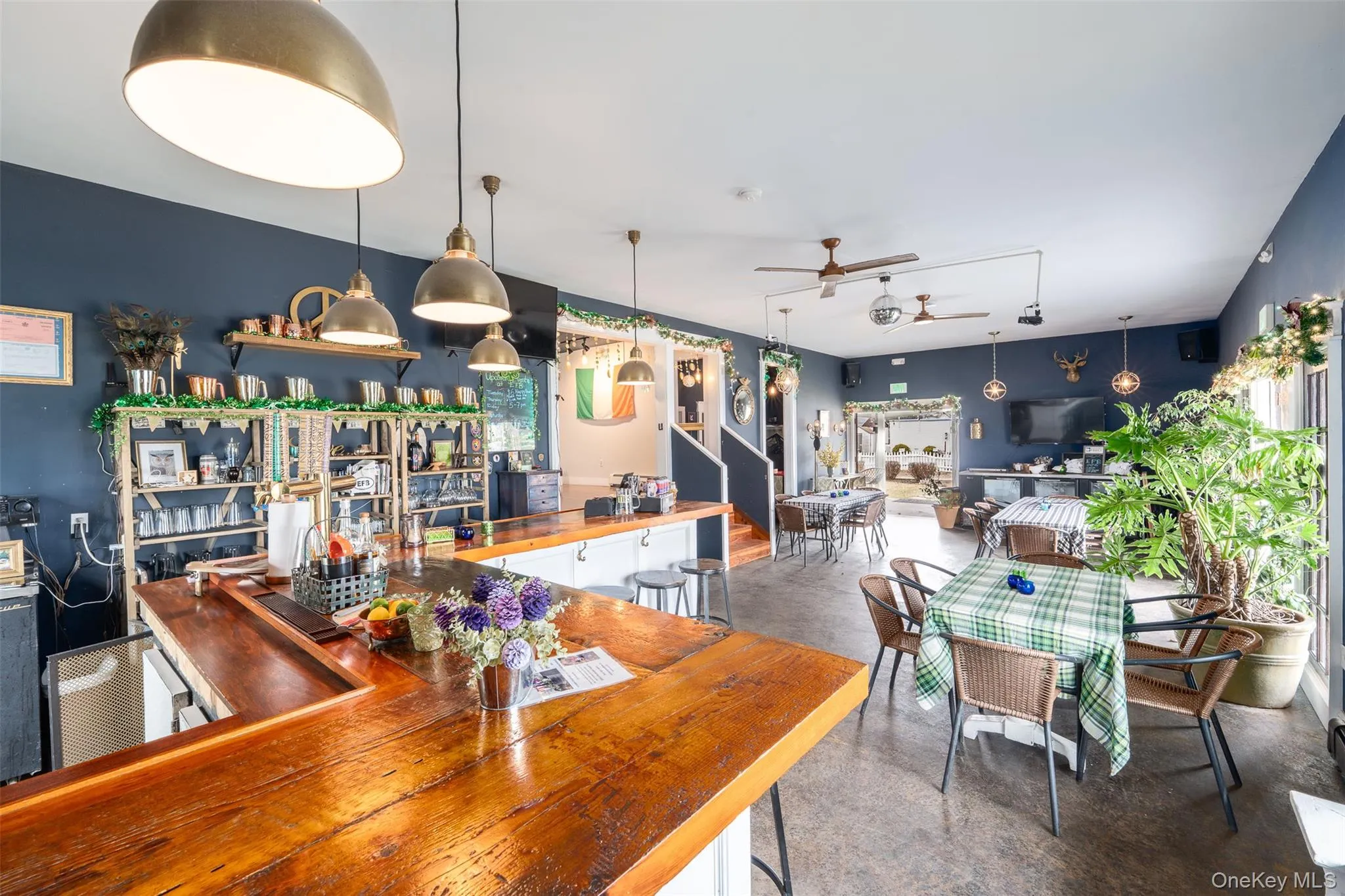 13100 Main Rd, Mattituck 13100 Main Rd, Mattituck