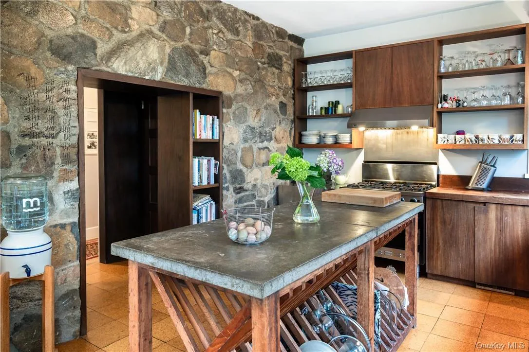 21 Woods Road, Orangetown, NY, 4 Bedrooms Bedrooms, 8 Rooms Rooms,4 BathroomsBathrooms,Residential,For Rent,Woods,0,839399 21 Woods Road, Orangetown, NY, 4 Bedrooms Bedrooms, 8 Rooms Rooms,4 BathroomsBathrooms,Residential,For Rent,Woods,0,839399