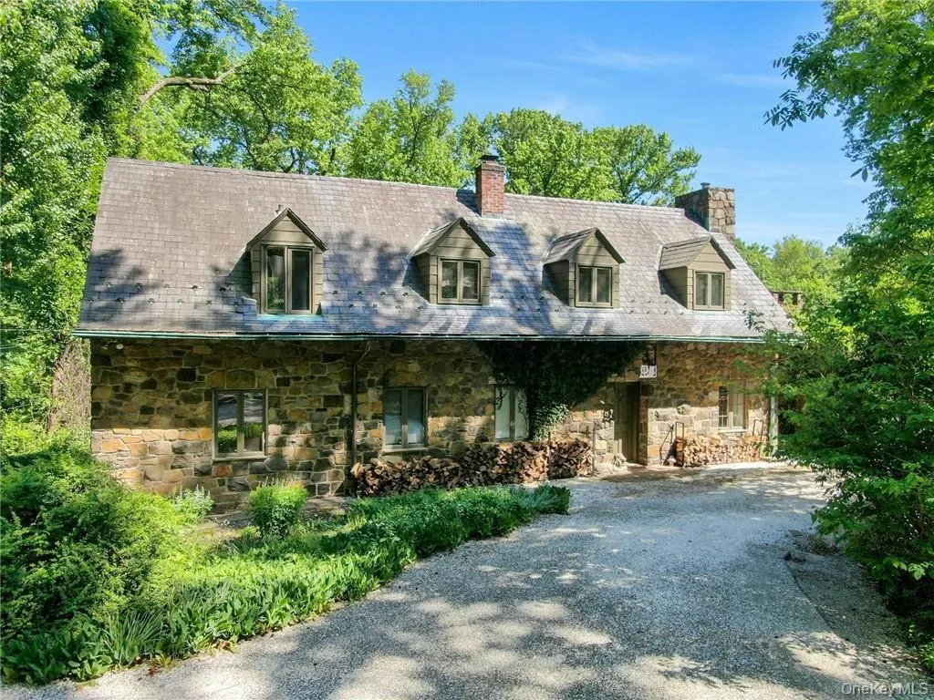 21 Woods Road, Orangetown, NY, 4 Bedrooms Bedrooms, 8 Rooms Rooms,4 BathroomsBathrooms,Residential,For Rent,Woods,0,839399 21 Woods Road, Orangetown, NY, 4 Bedrooms Bedrooms, 8 Rooms Rooms,4 BathroomsBathrooms,Residential,For Rent,Woods,0,839399