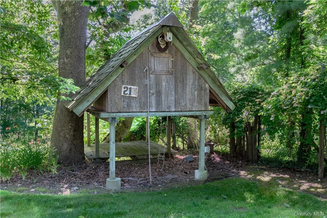 21 Woods Road, Orangetown, NY, 4 Bedrooms Bedrooms, 8 Rooms Rooms,4 BathroomsBathrooms,Residential,For Rent,Woods,0,839399 21 Woods Road, Orangetown, NY, 4 Bedrooms Bedrooms, 8 Rooms Rooms,4 BathroomsBathrooms,Residential,For Rent,Woods,0,839399