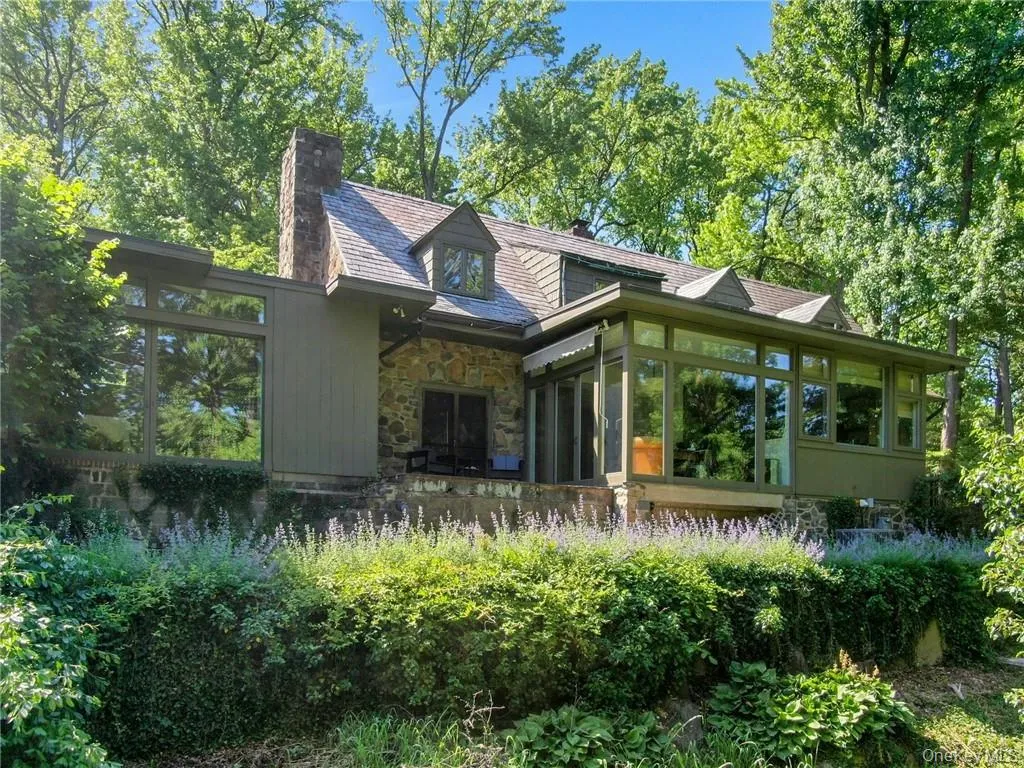 21 Woods Road, Orangetown, NY, 4 Bedrooms Bedrooms, 8 Rooms Rooms,4 BathroomsBathrooms,Residential,For Rent,Woods,0,839399 21 Woods Road, Orangetown, NY, 4 Bedrooms Bedrooms, 8 Rooms Rooms,4 BathroomsBathrooms,Residential,For Rent,Woods,0,839399