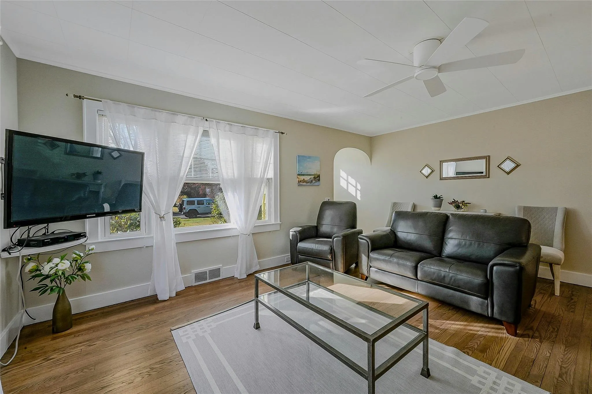 Sunny Living Room Sunny Living Room