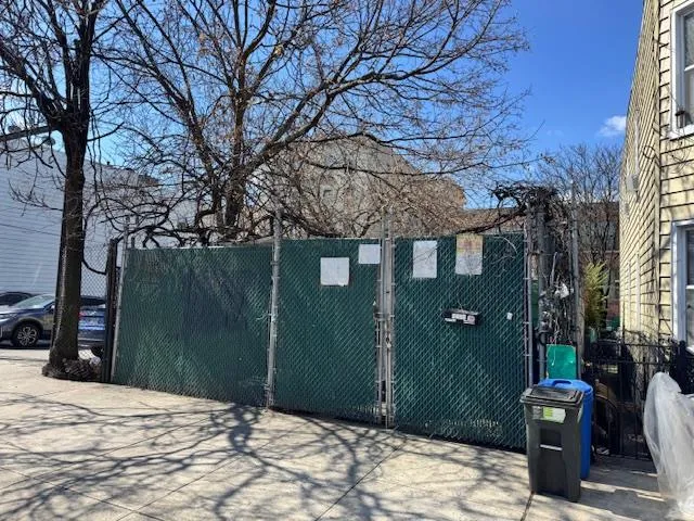 1667 Hunt Avenue, New York, NY, ,Land,For Rent,Hunt,0,840073 1667 Hunt Avenue, New York, NY, ,Land,For Rent,Hunt,0,840073
