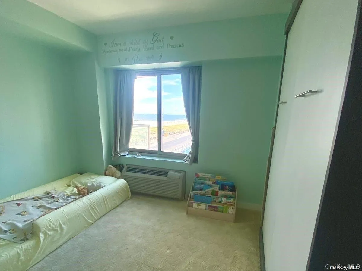 Seconday/Guest Bedroom Seconday/Guest Bedroom