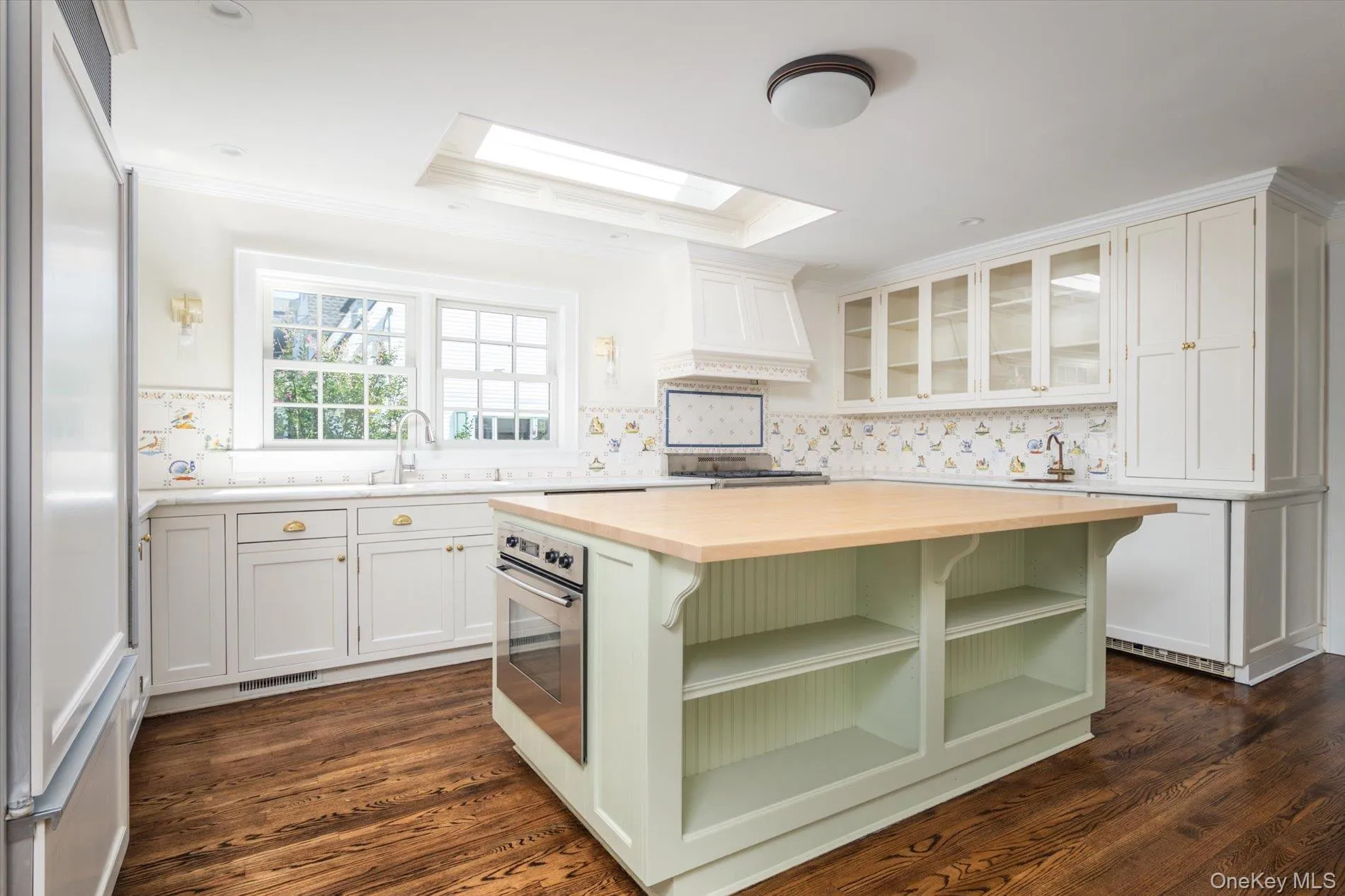 Eat in kitchen with large island Eat in kitchen with large island