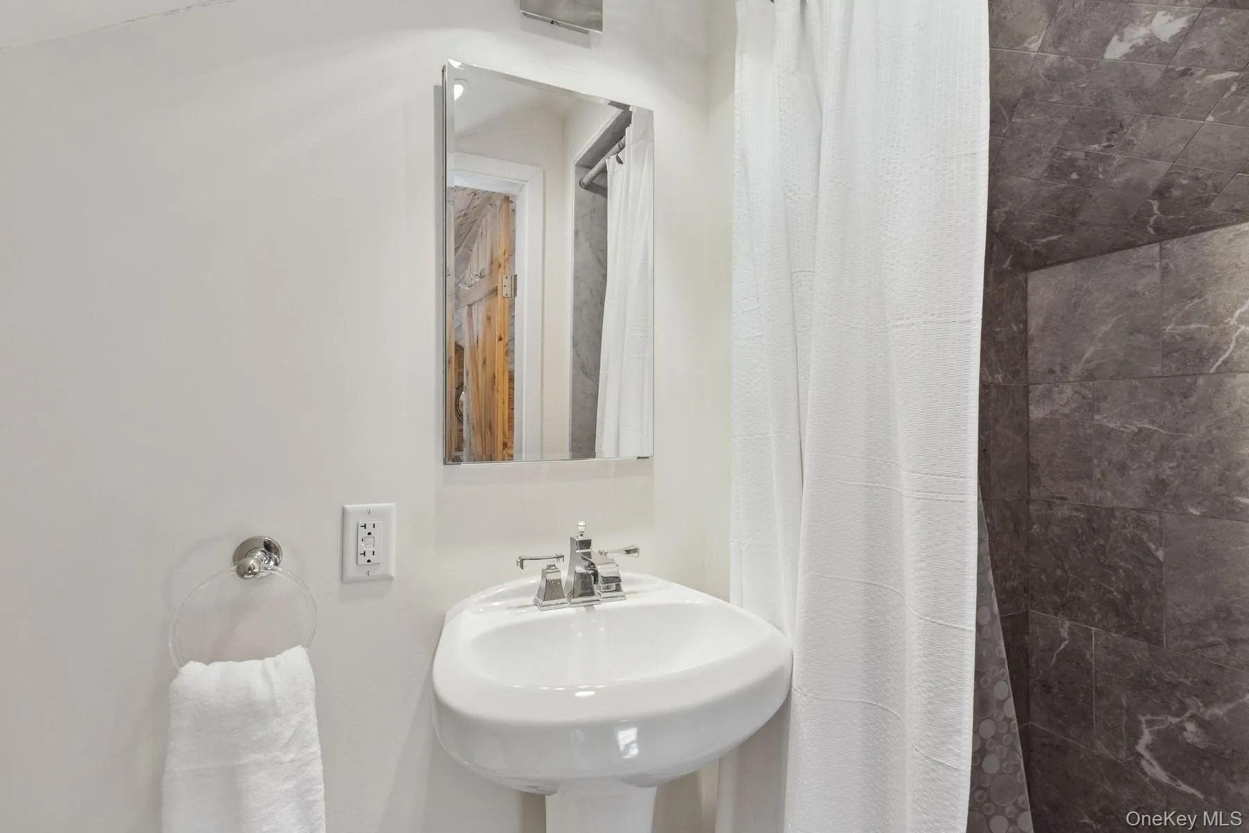 80 Towd Point Road, Southampton, NY, 3 Bedrooms Bedrooms, 4 Rooms Rooms,2 BathroomsBathrooms,Residential Lease,Idx,Towd Point,841400 80 Towd Point Road, Southampton, NY, 3 Bedrooms Bedrooms, 4 Rooms Rooms,2 BathroomsBathrooms,Residential Lease,Idx,Towd Point,841400