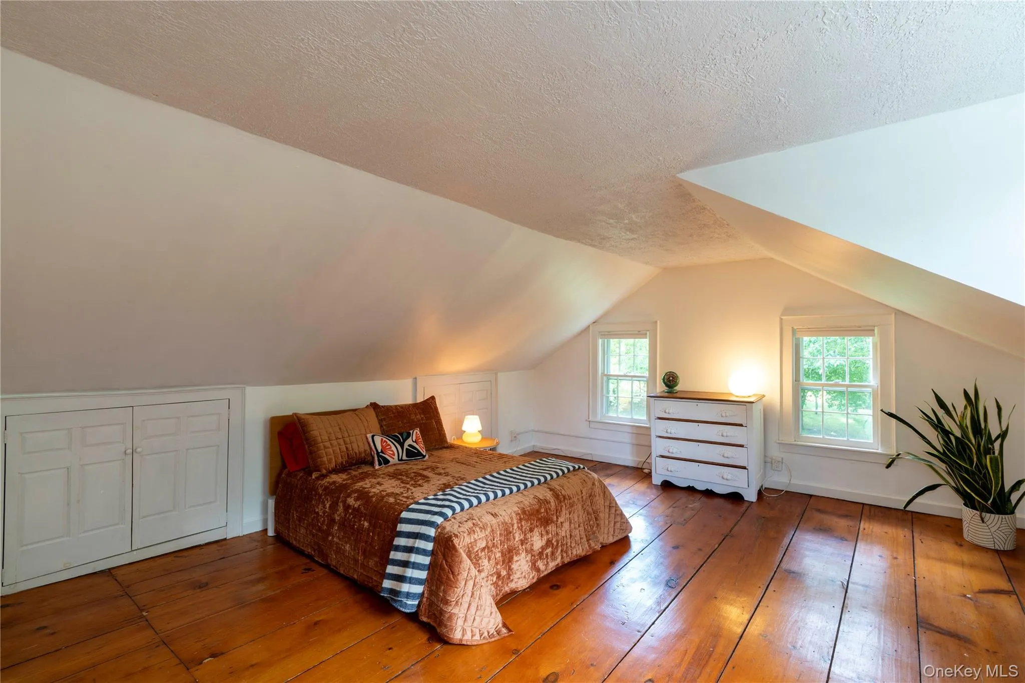 Large Second Floor 2nd Bedroom Large Second Floor 2nd Bedroom