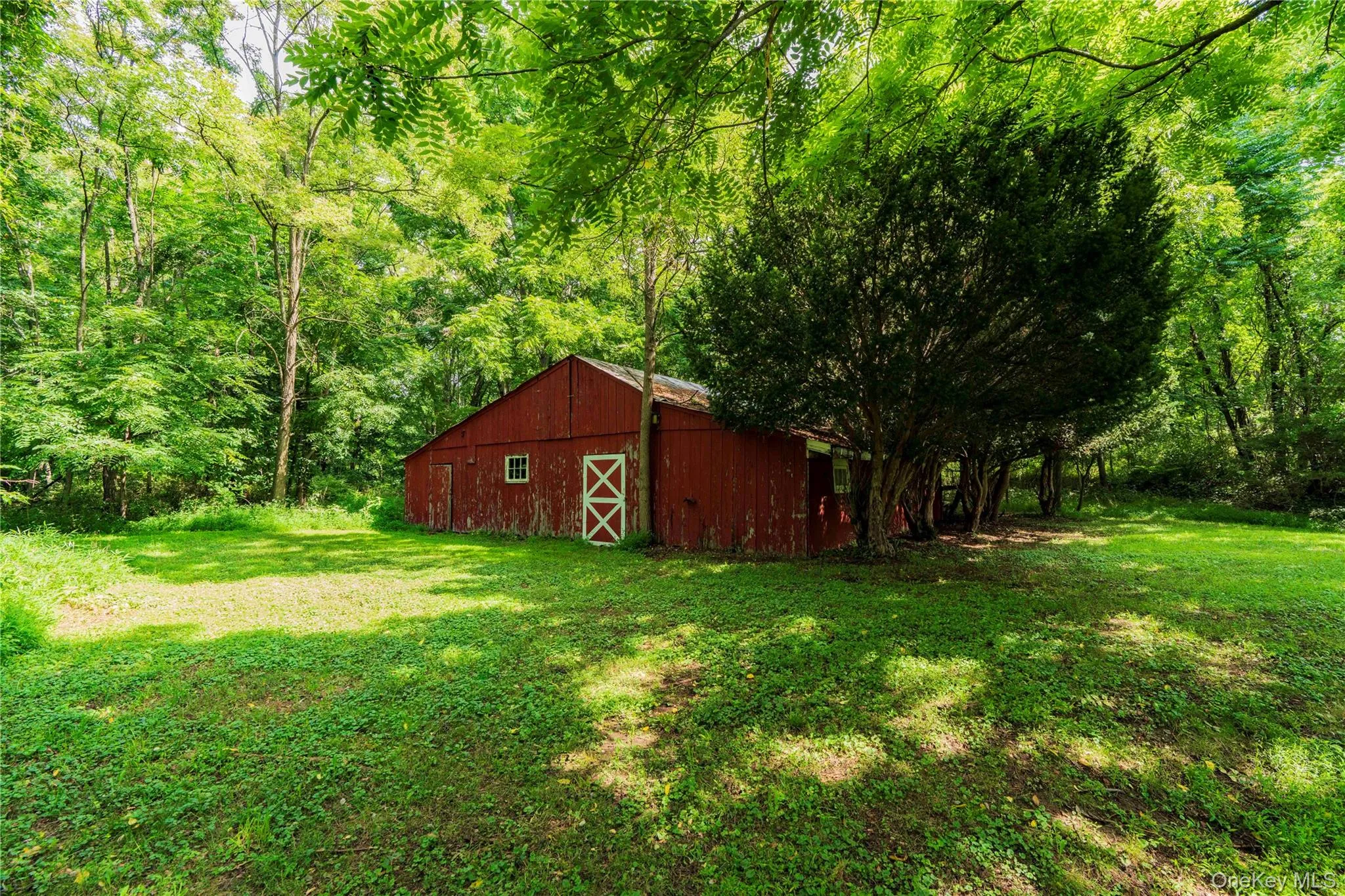 Large One Story Barn for Storage or a Work Shop Large One Story Barn for Storage or a Work Shop
