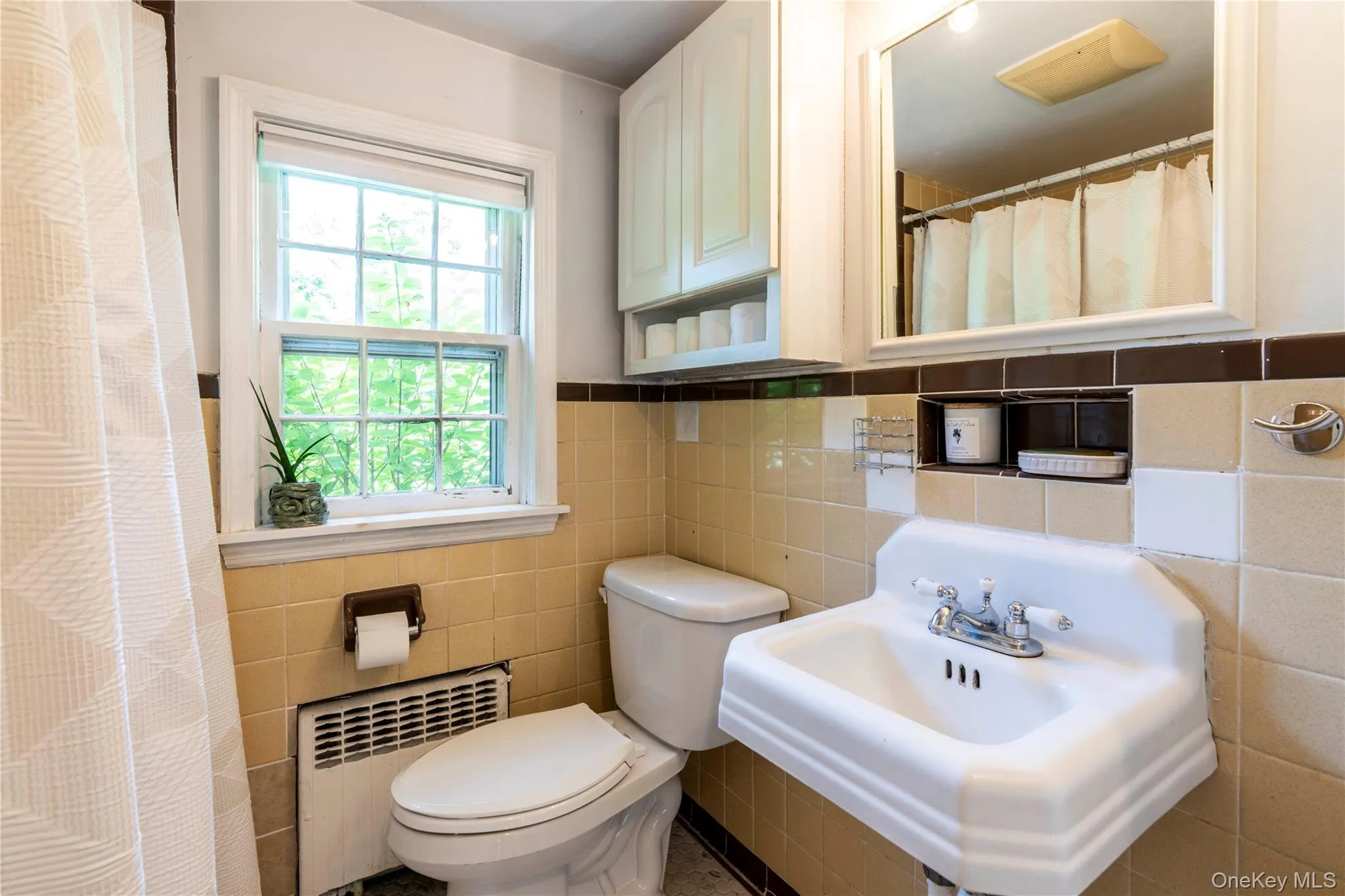 First Floor Full Bathroom First Floor Full Bathroom