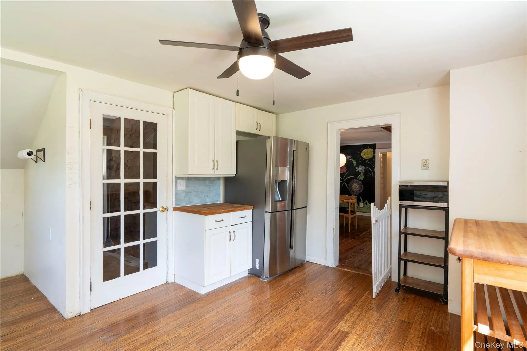 Eat-in Kitchen with Door to Back Deck & Yard Eat-in Kitchen with Door to Back Deck & Yard
