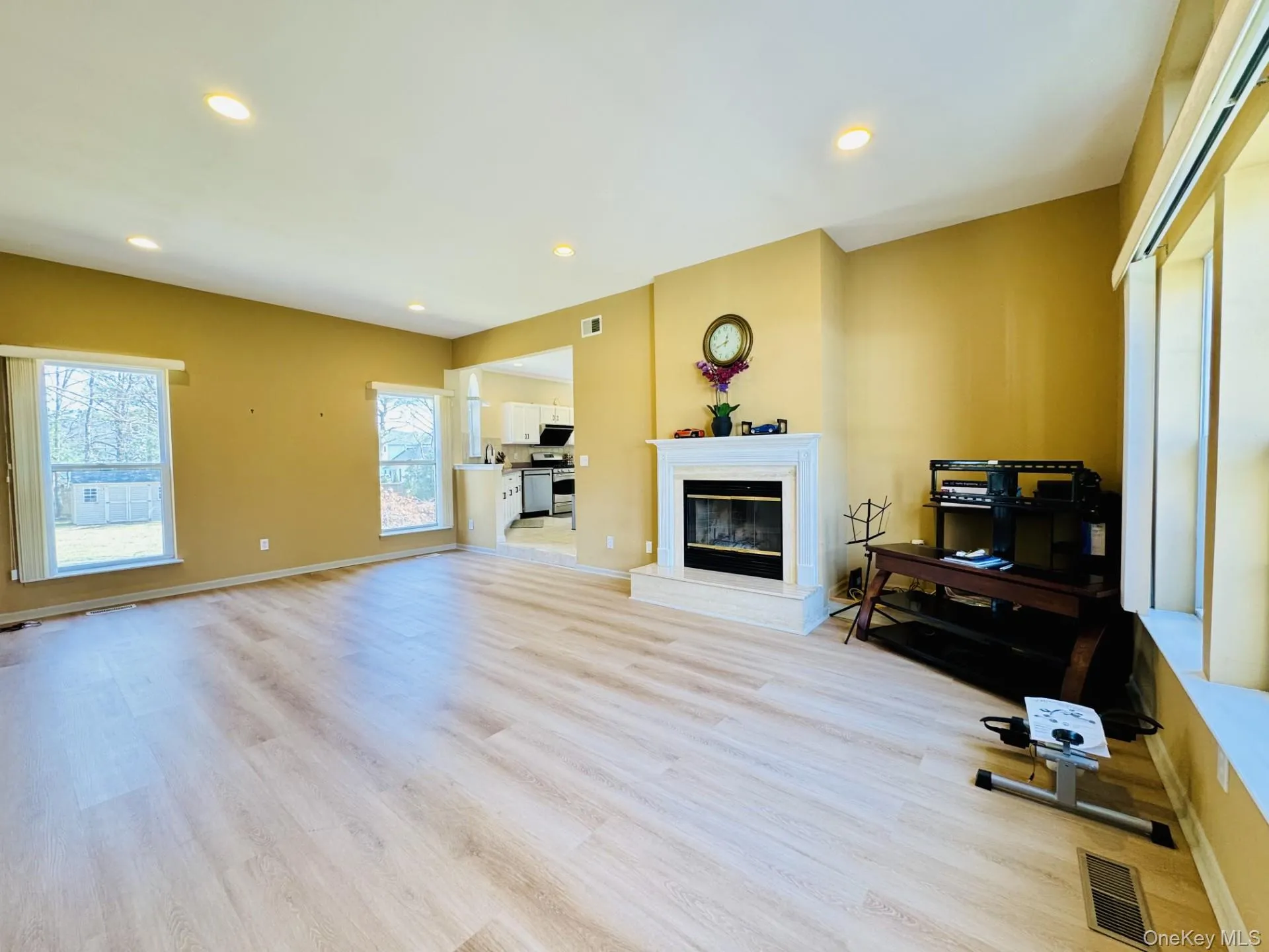 23 Varsity Boulevard, Brookhaven, NY, 4 Bedrooms Bedrooms, 12 Rooms Rooms,2 BathroomsBathrooms,Residential,For Rent,Varsity,0,842982 23 Varsity Boulevard, Brookhaven, NY, 4 Bedrooms Bedrooms, 12 Rooms Rooms,2 BathroomsBathrooms,Residential,For Rent,Varsity,0,842982