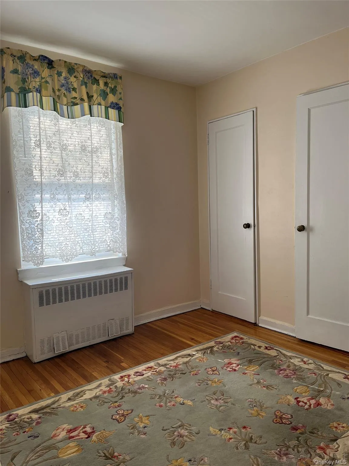 2 closets 2 closets