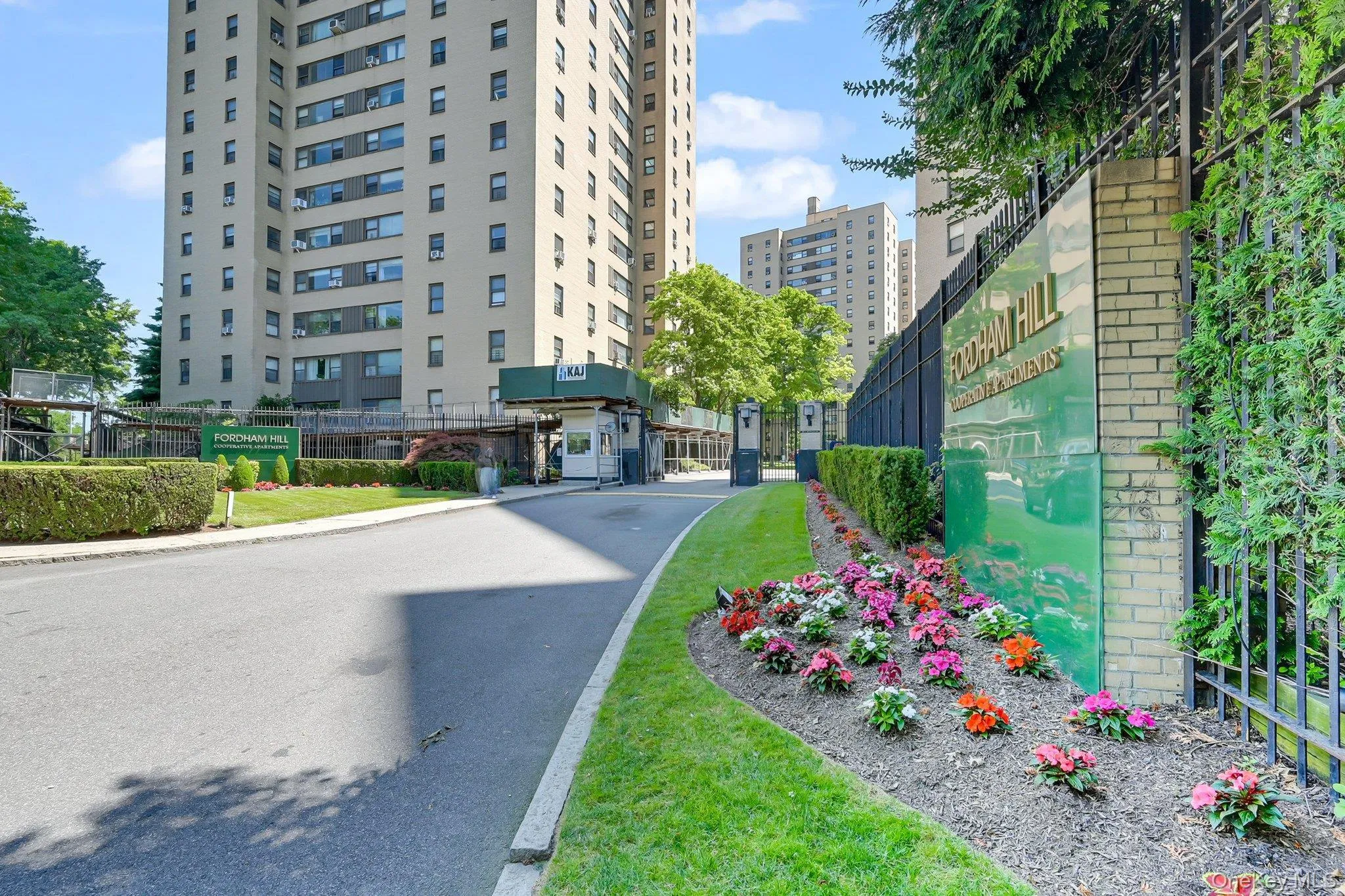 Your main entrance to Fordham Hill Oval Your main entrance to Fordham Hill Oval