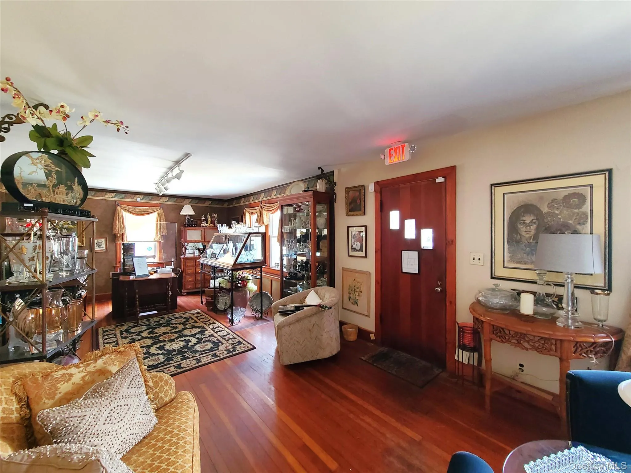 Living room, wood floors Living room, wood floors