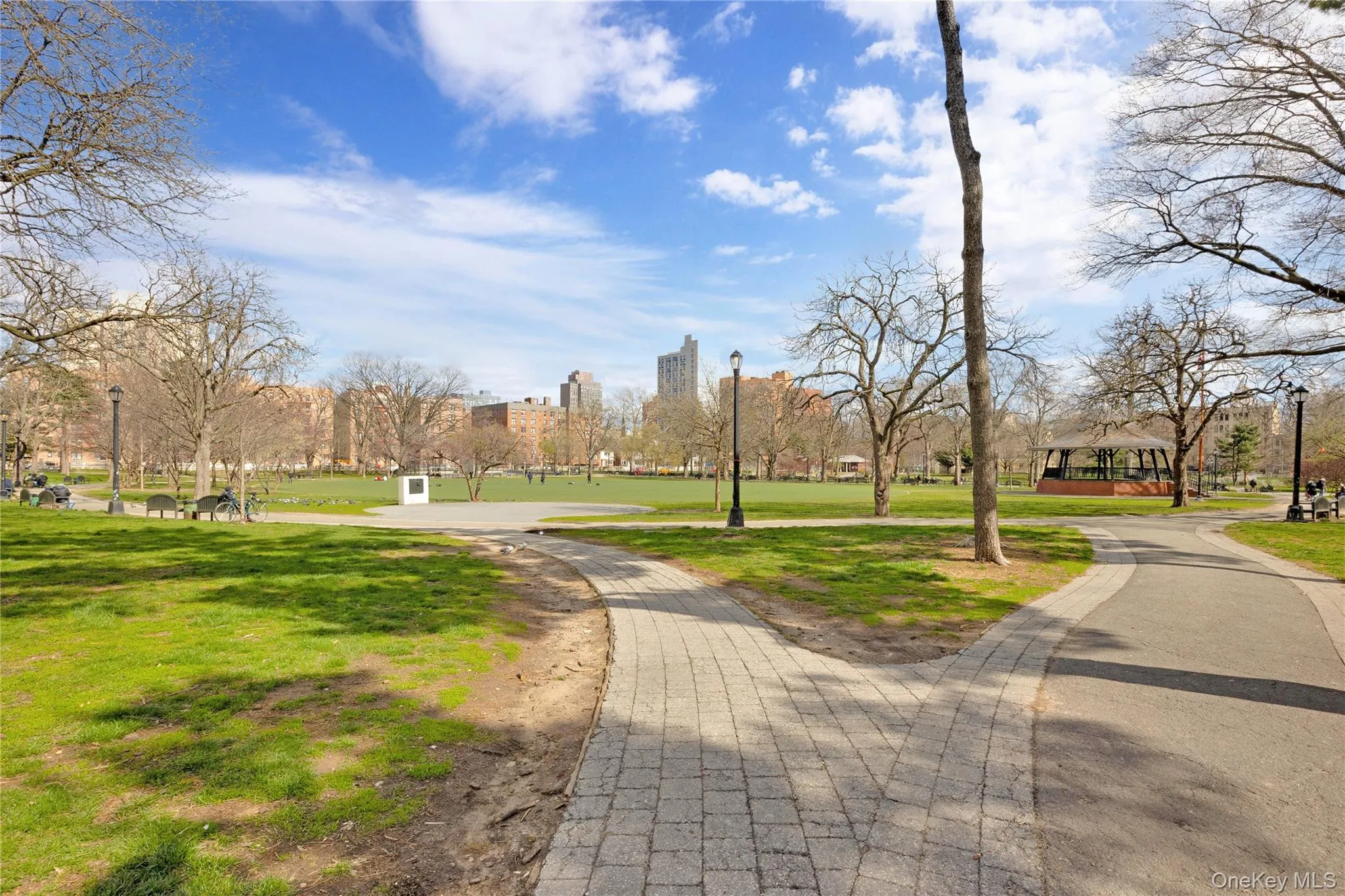 View of property's community featuring a yard View of property's community featuring a yard