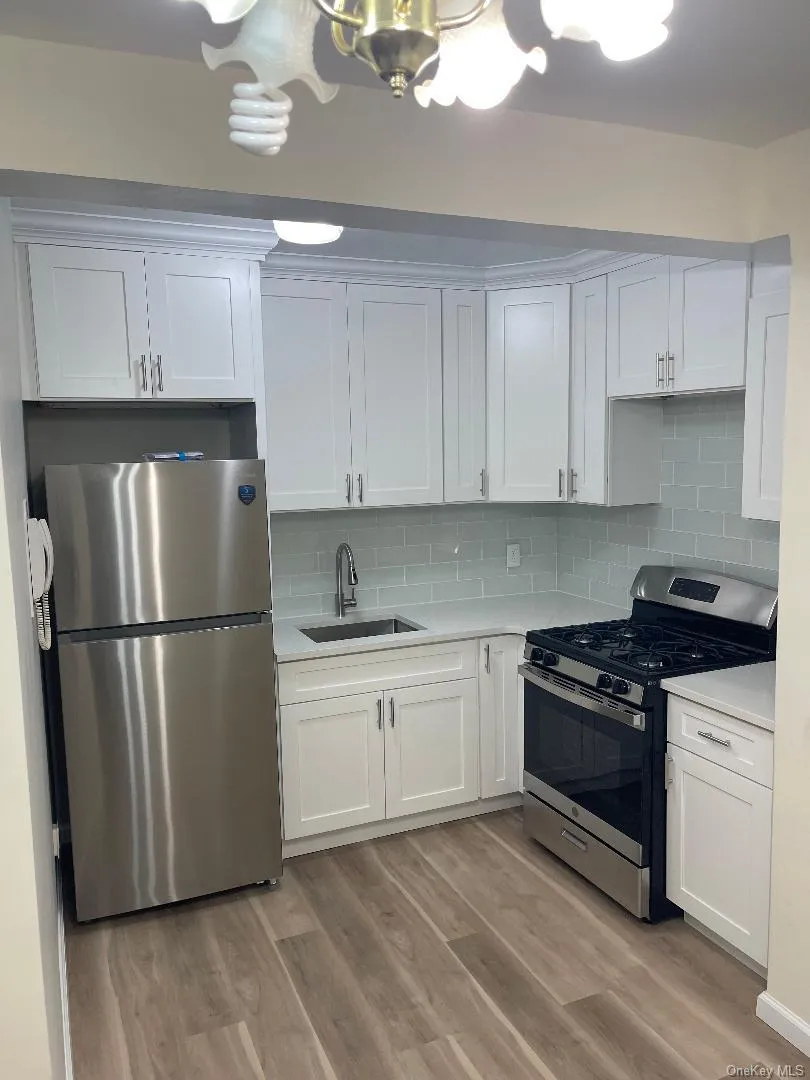 89-15 Parsons Boulevard, New York, NY, 3 Rooms Rooms,1 BathroomBathrooms,Residential,For Rent,Parsons,0,845550 89-15 Parsons Boulevard, New York, NY, 3 Rooms Rooms,1 BathroomBathrooms,Residential,For Rent,Parsons,0,845550